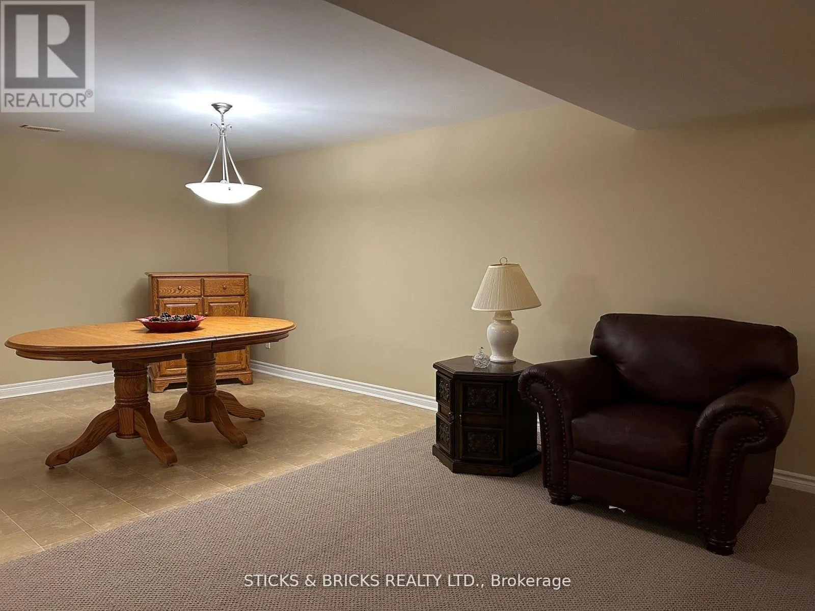 12 - 3241 MONTROSE ROAD, #12