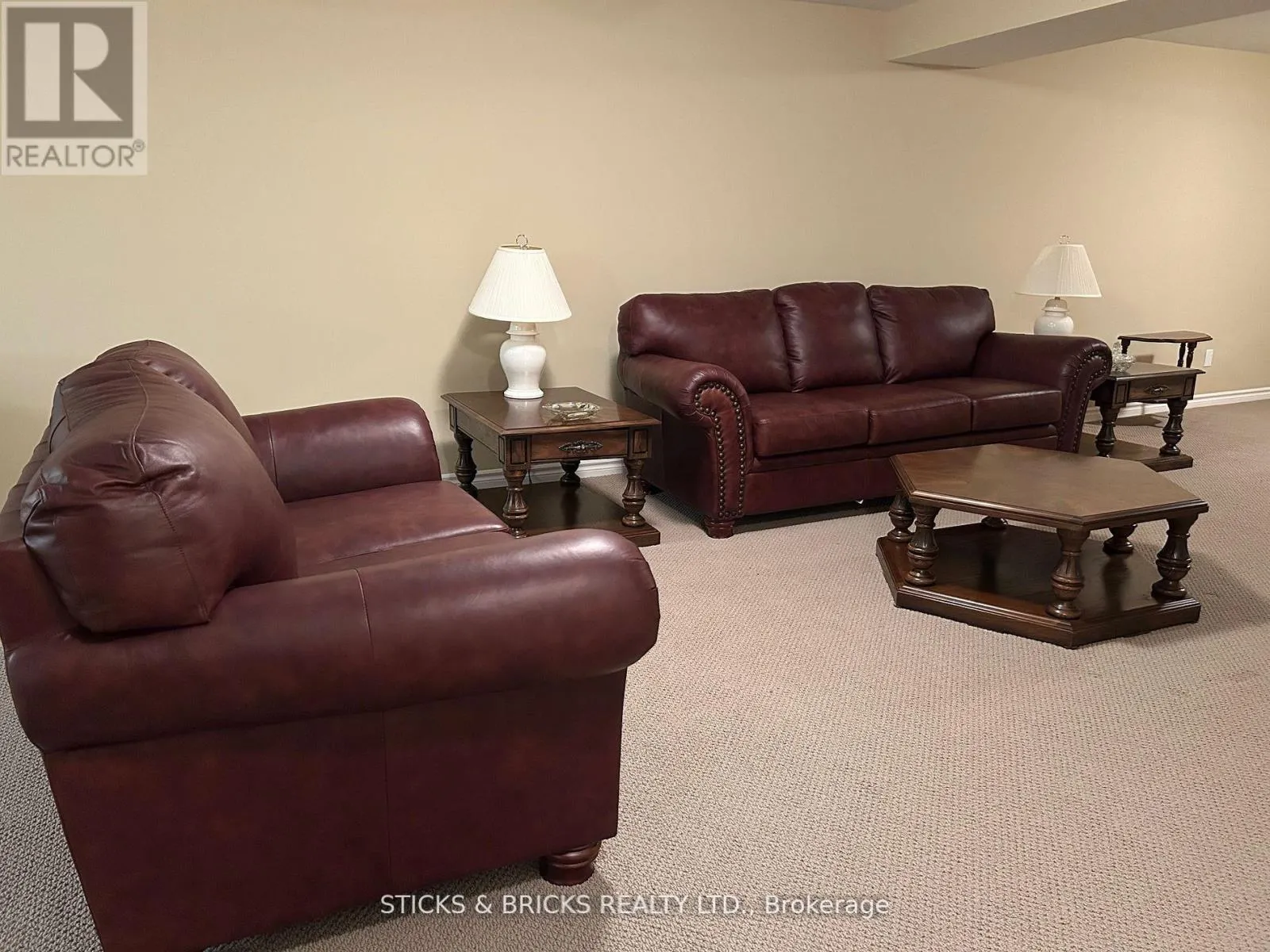 12 - 3241 MONTROSE ROAD, #12