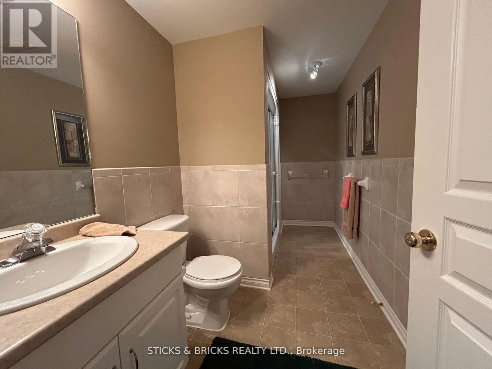 12 - 3241 MONTROSE ROAD, #12