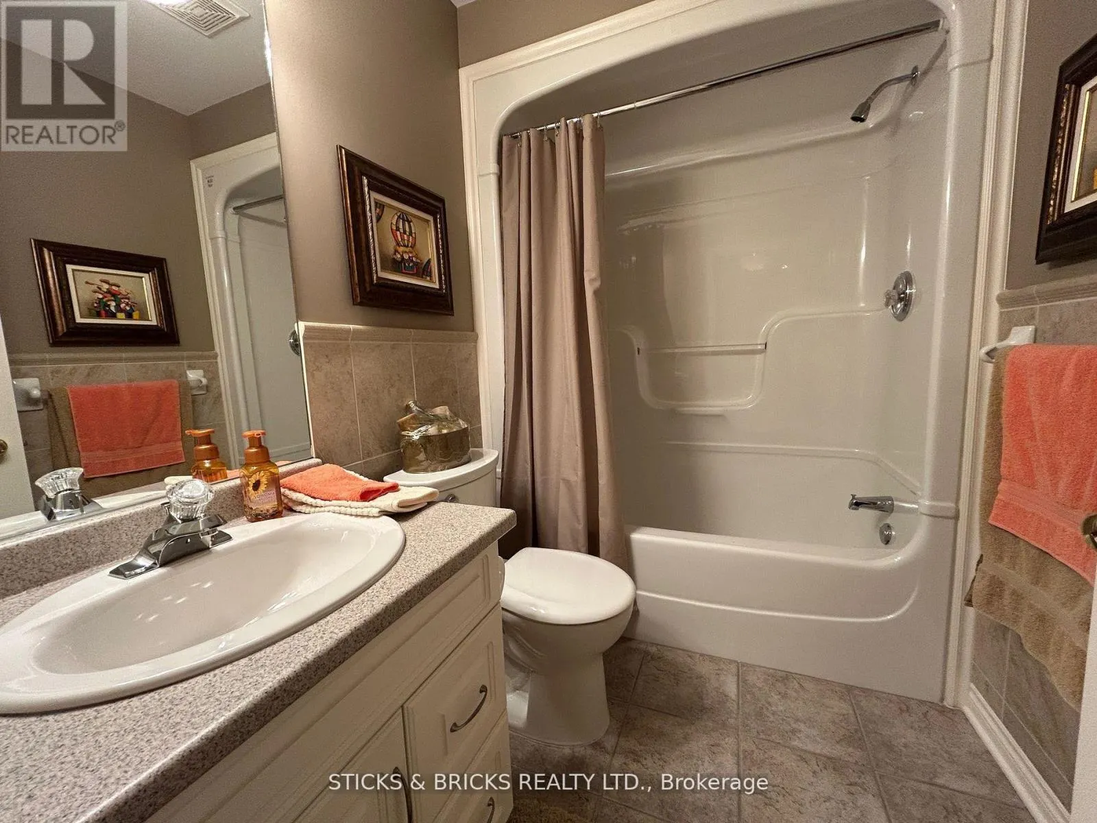 12 - 3241 MONTROSE ROAD, #12