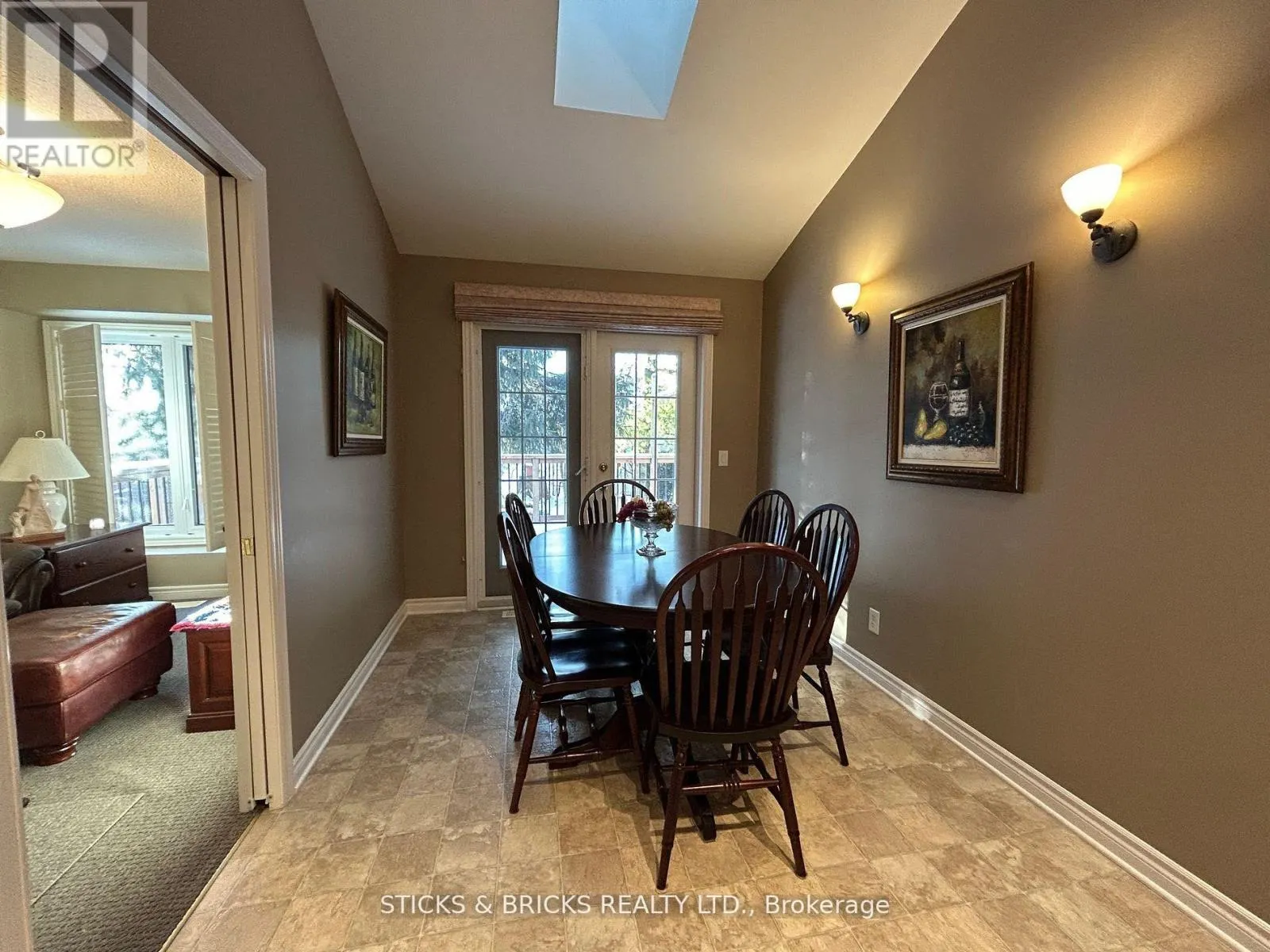 12 - 3241 MONTROSE ROAD, #12