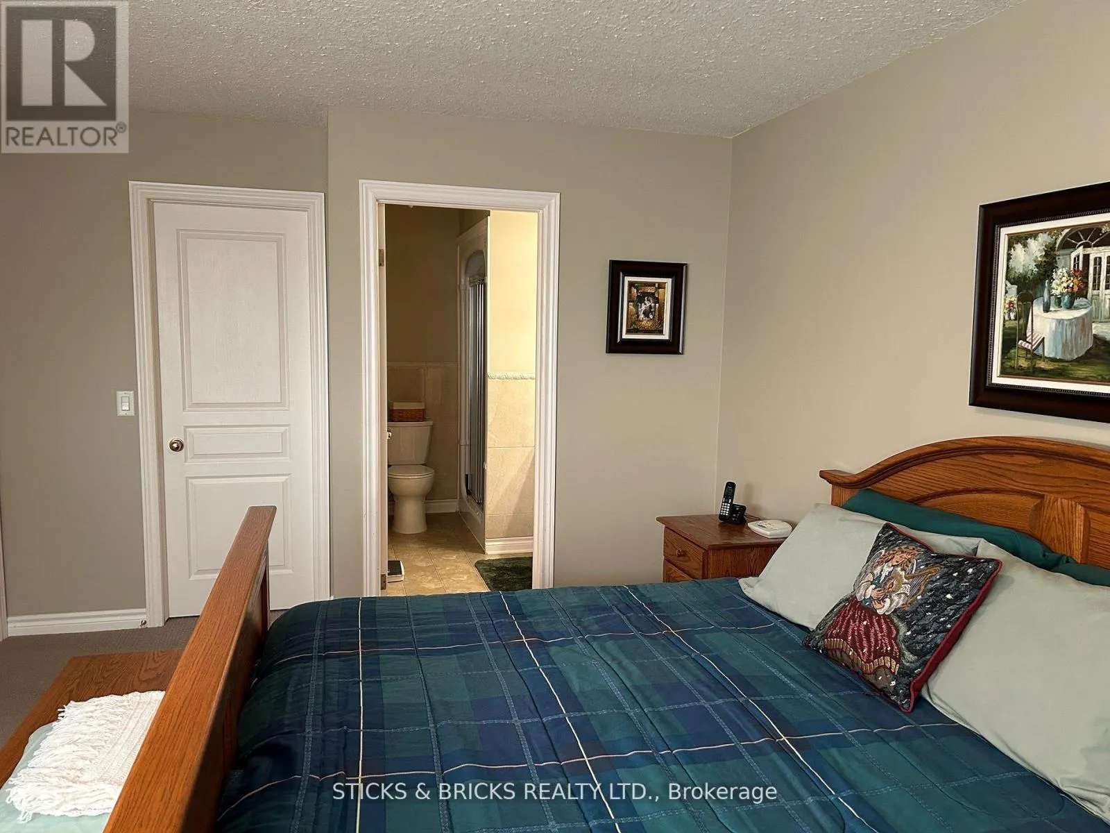 12 - 3241 MONTROSE ROAD, #12