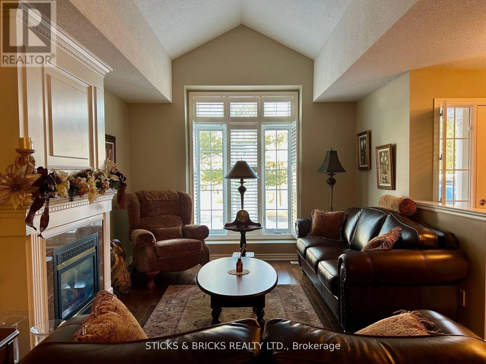 12 - 3241 MONTROSE ROAD, #12