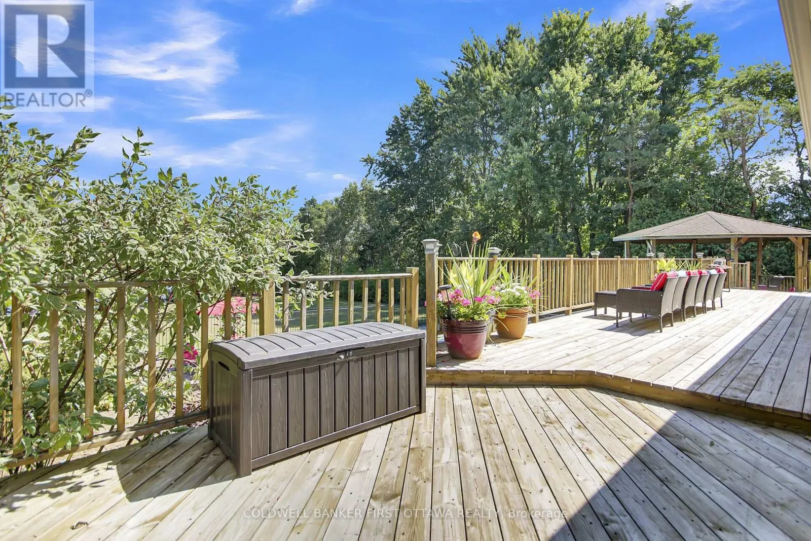 5937 RIDEAU VALLEY DRIVE N