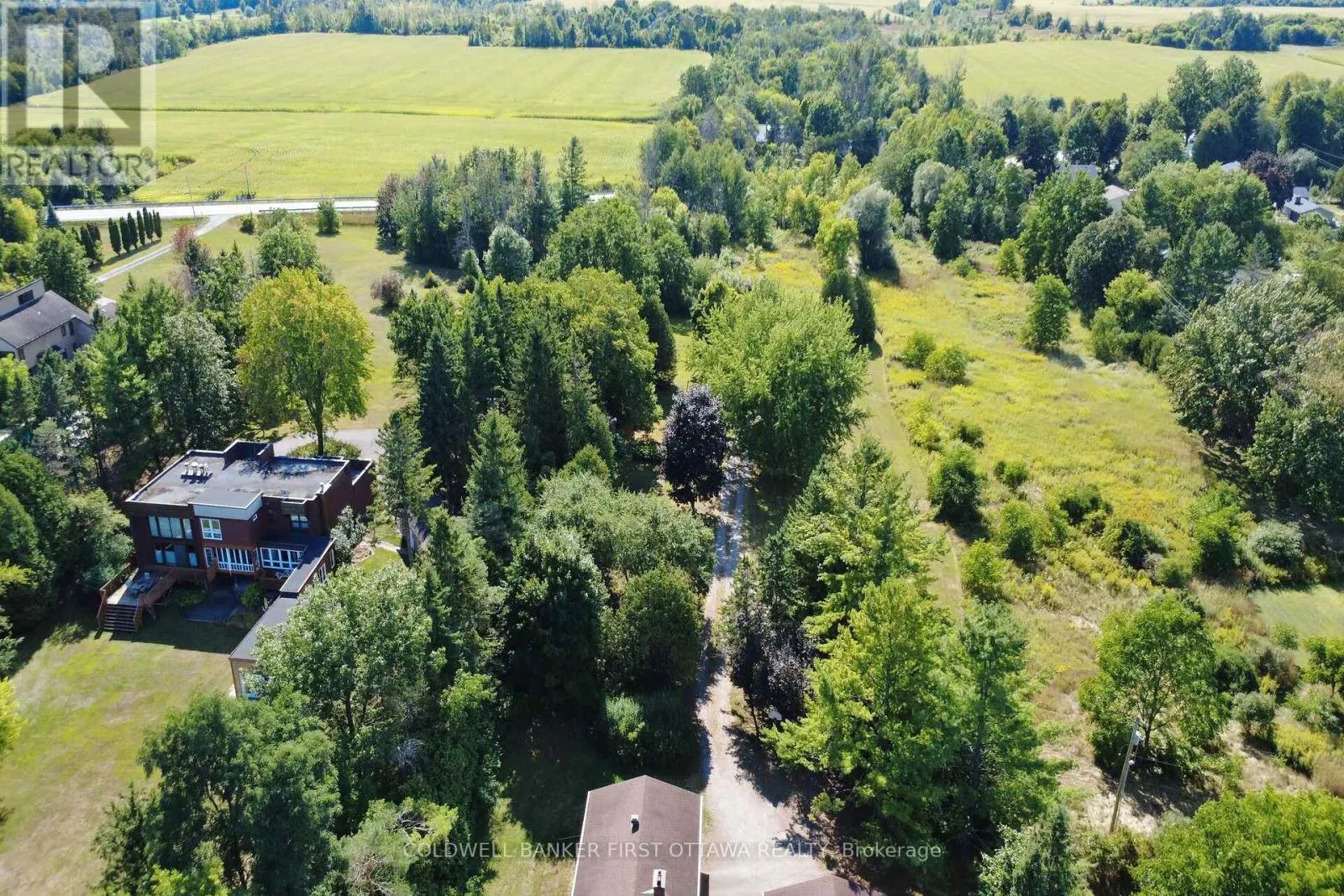 5937 RIDEAU VALLEY DRIVE N
