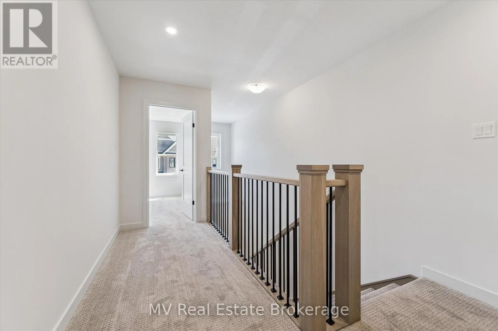 44 FIELDSTONE LANE PRIVATE