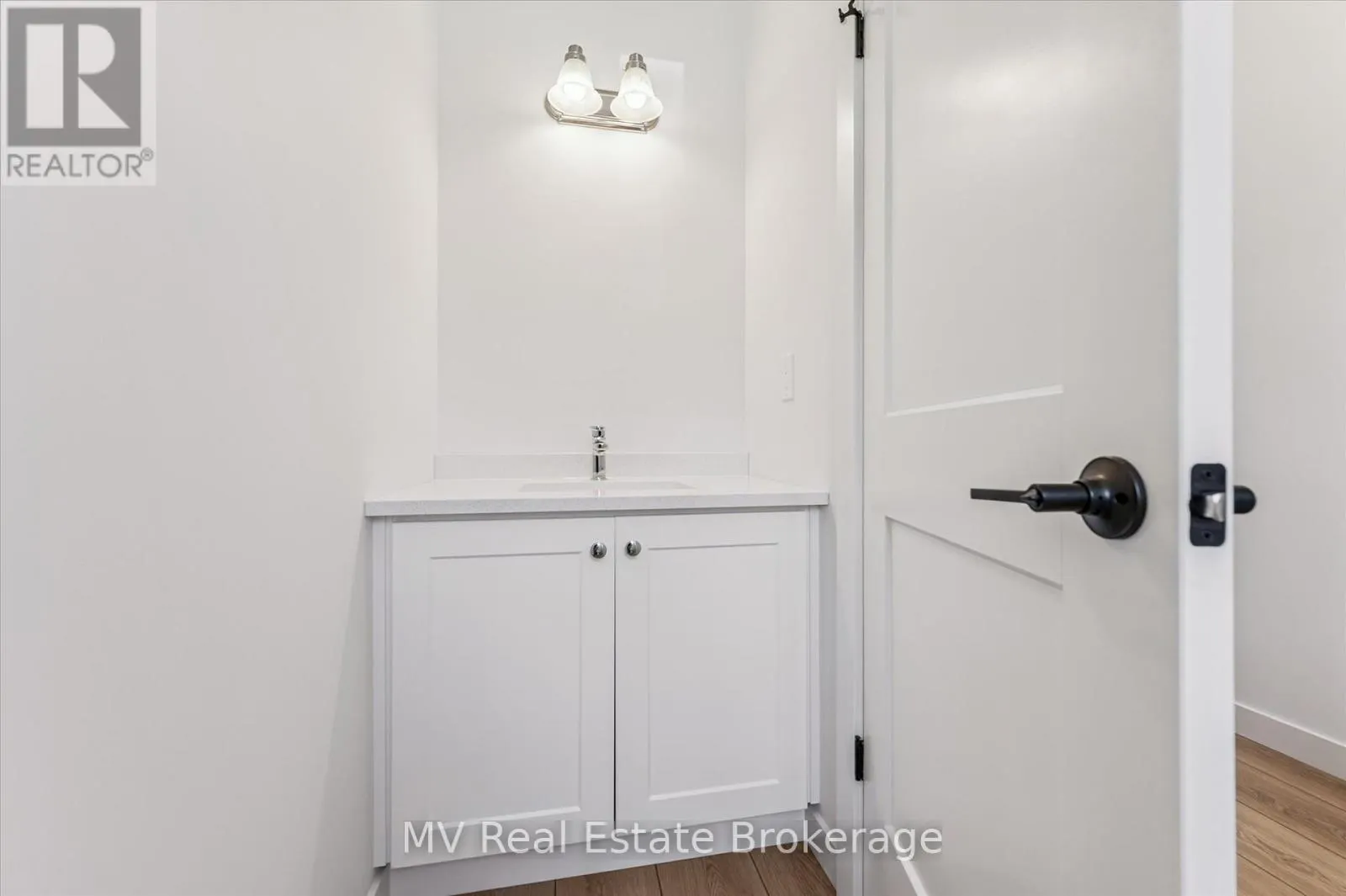 44 FIELDSTONE LANE PRIVATE