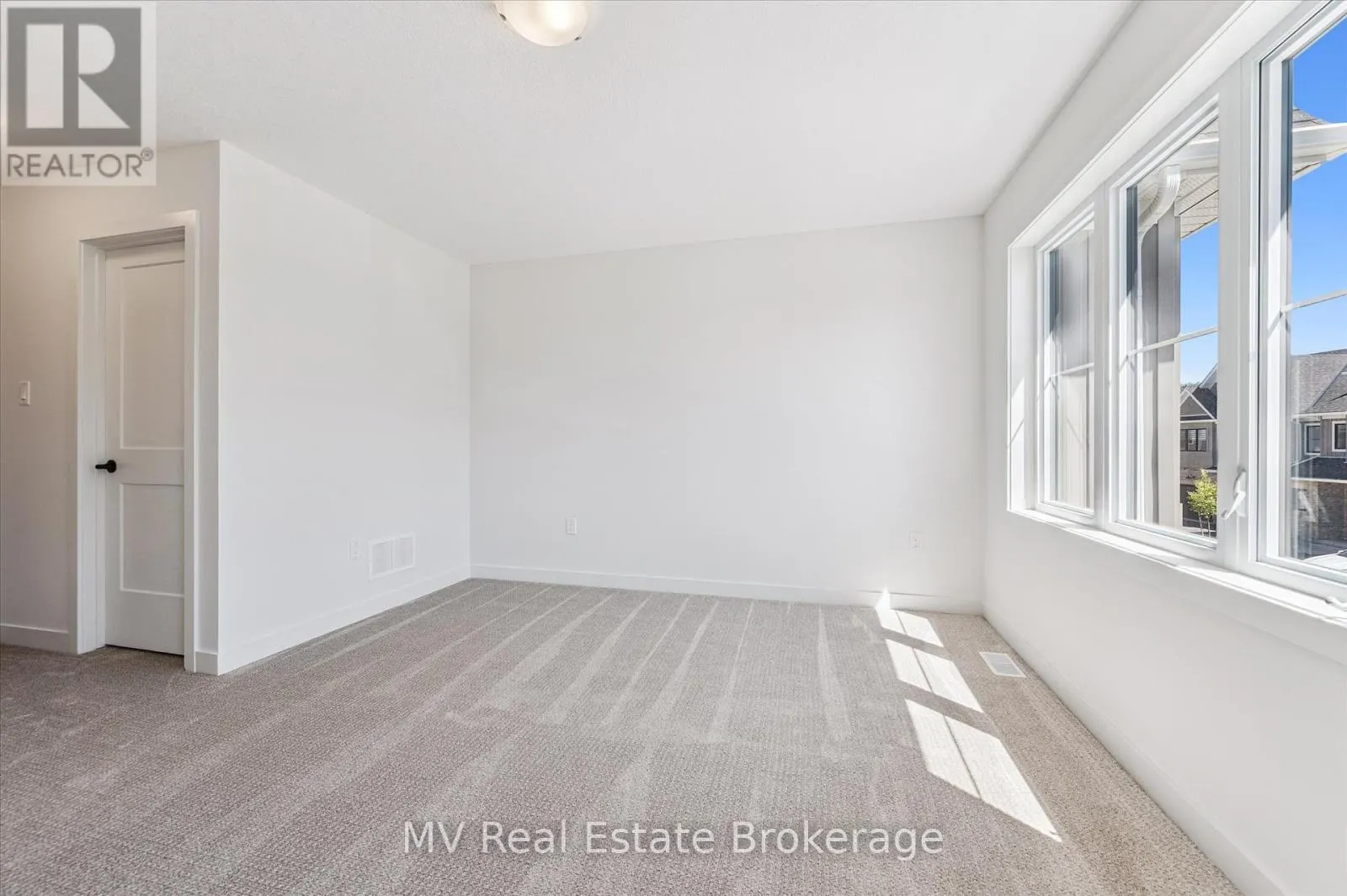 44 FIELDSTONE LANE PRIVATE
