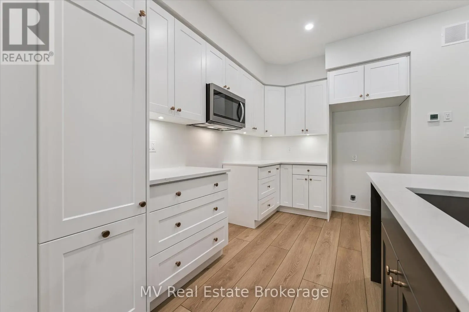 44 FIELDSTONE LANE PRIVATE