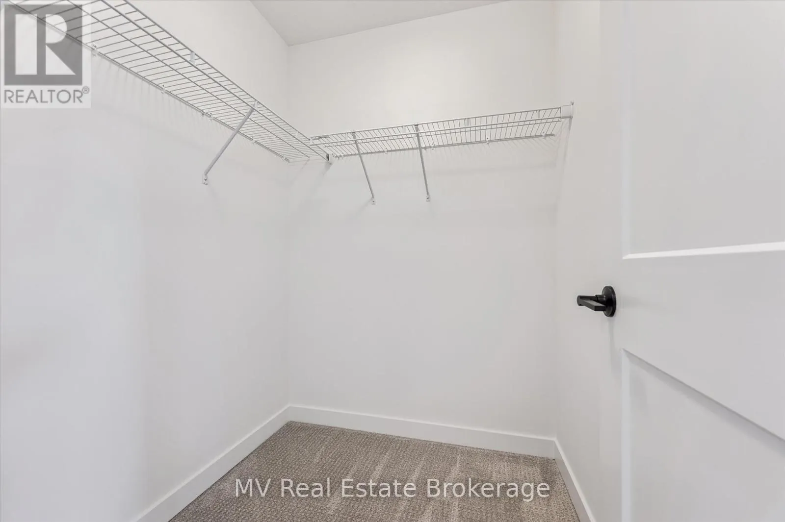 44 FIELDSTONE LANE PRIVATE