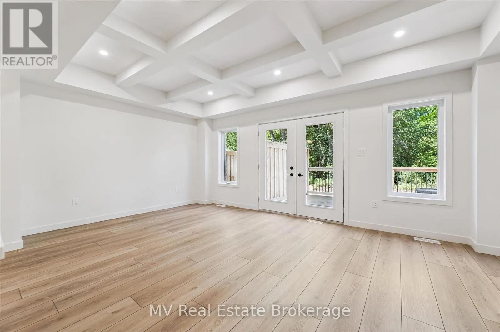 44 FIELDSTONE LANE PRIVATE