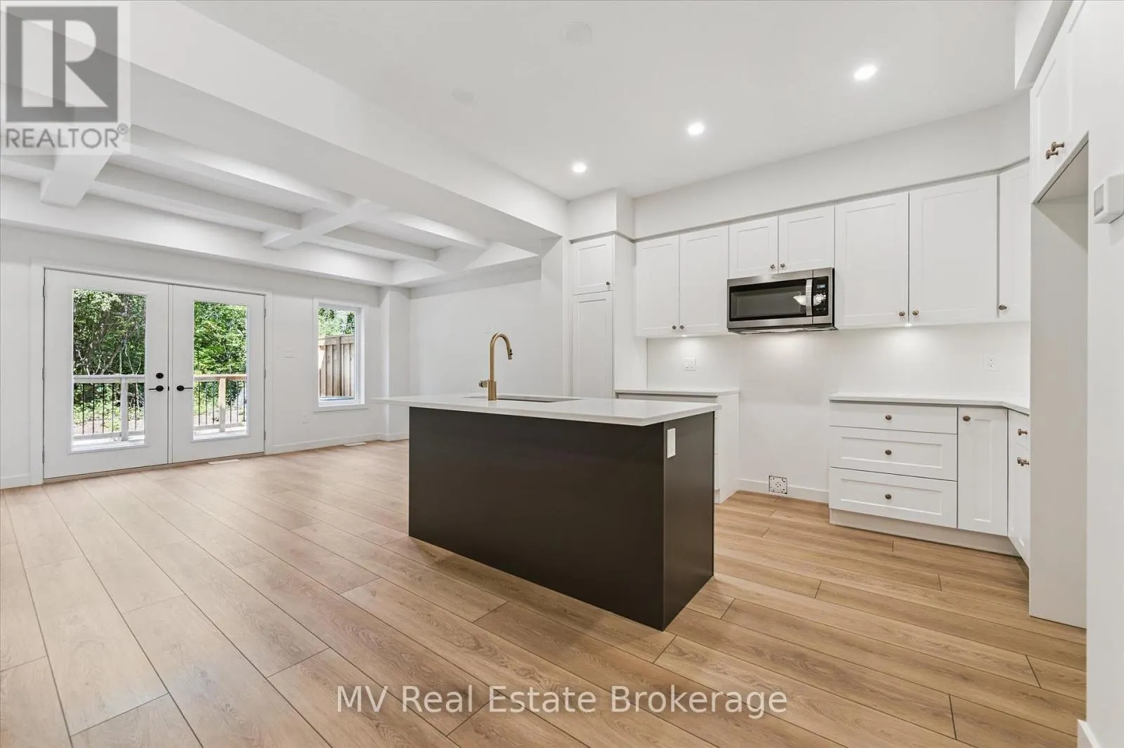 44 FIELDSTONE LANE PRIVATE