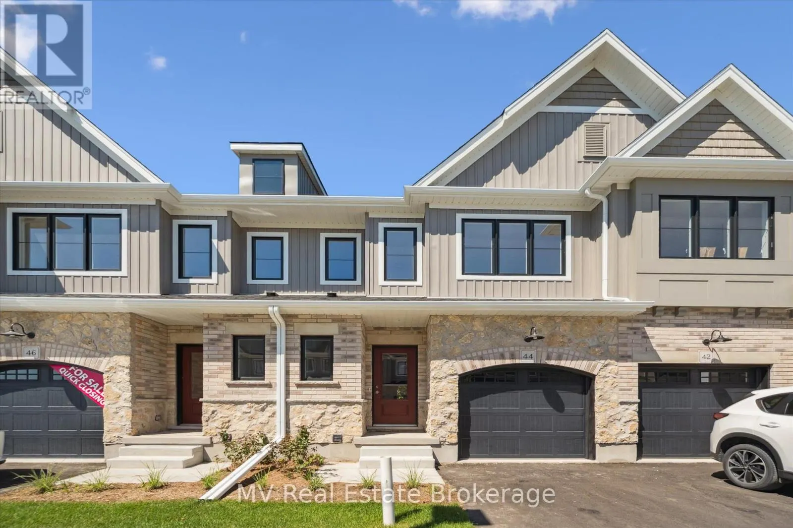 44 FIELDSTONE LANE PRIVATE
