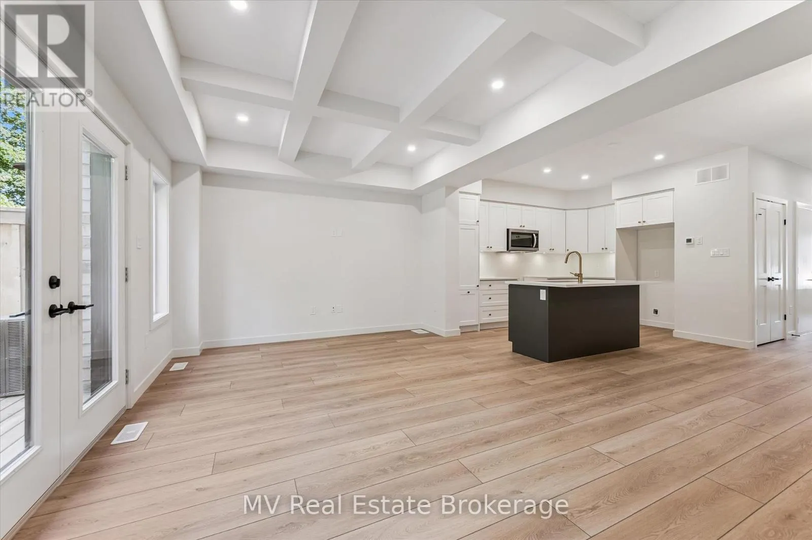 44 FIELDSTONE LANE PRIVATE