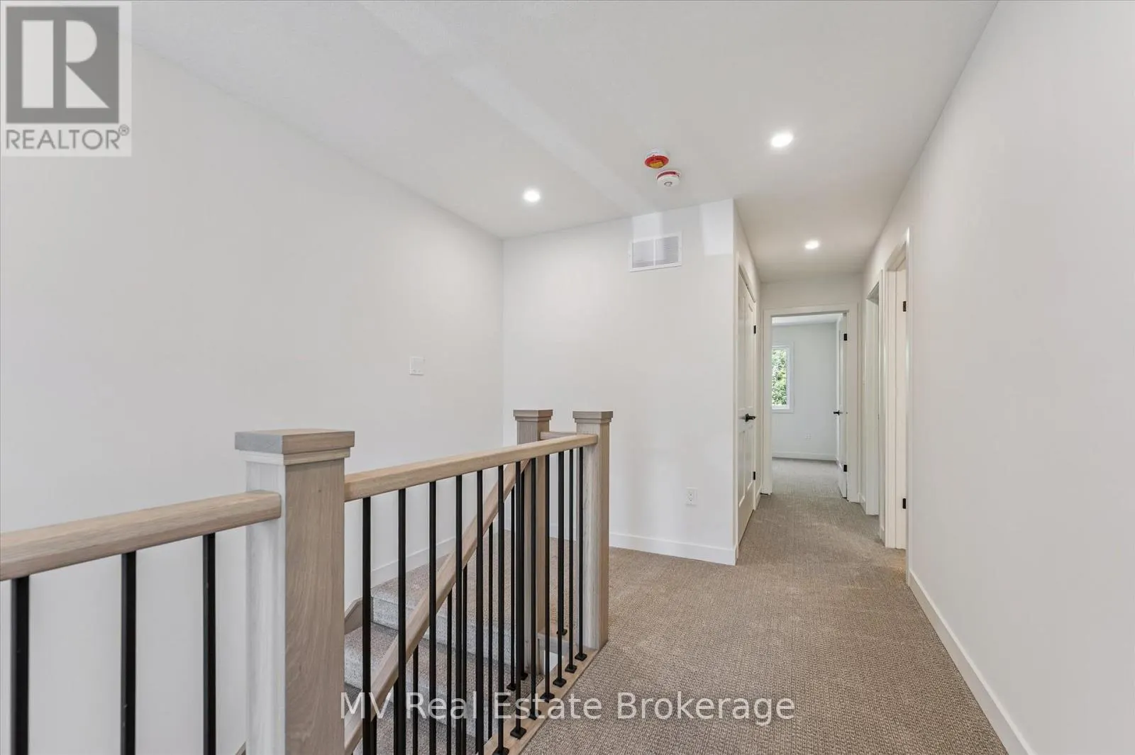 44 FIELDSTONE LANE PRIVATE