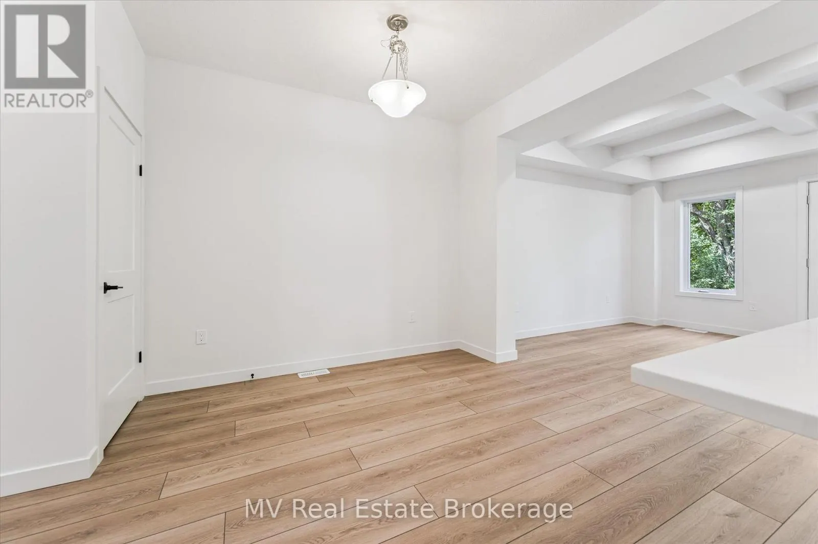 44 FIELDSTONE LANE PRIVATE