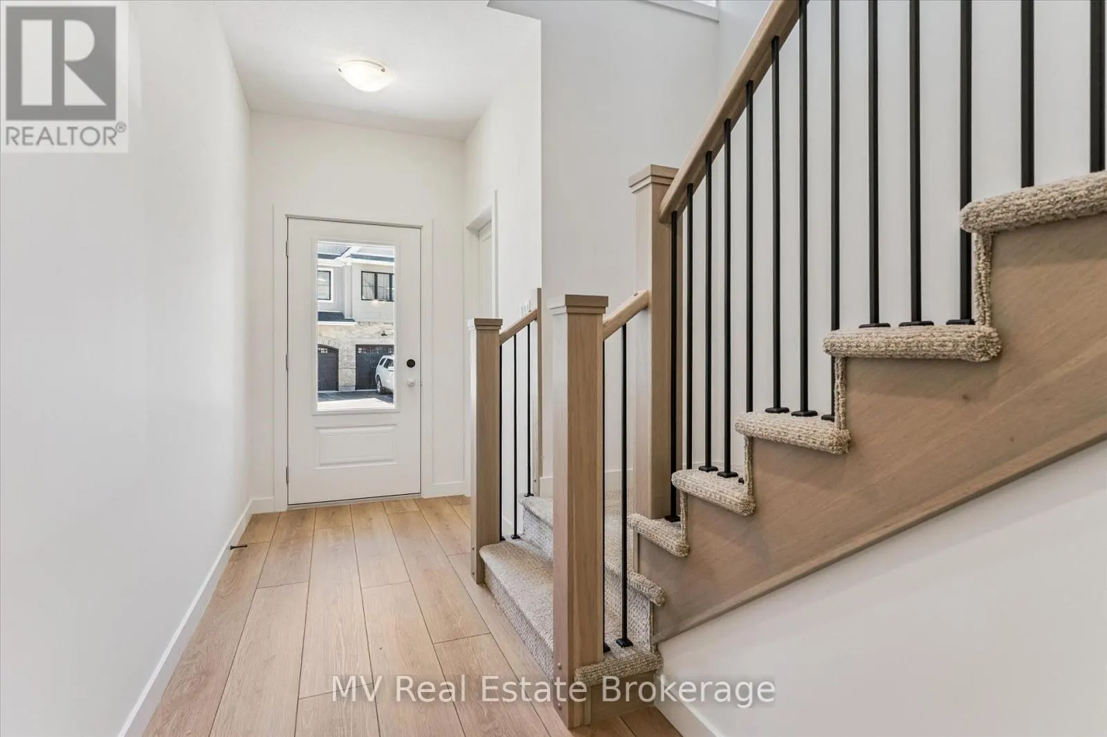 44 FIELDSTONE LANE PRIVATE