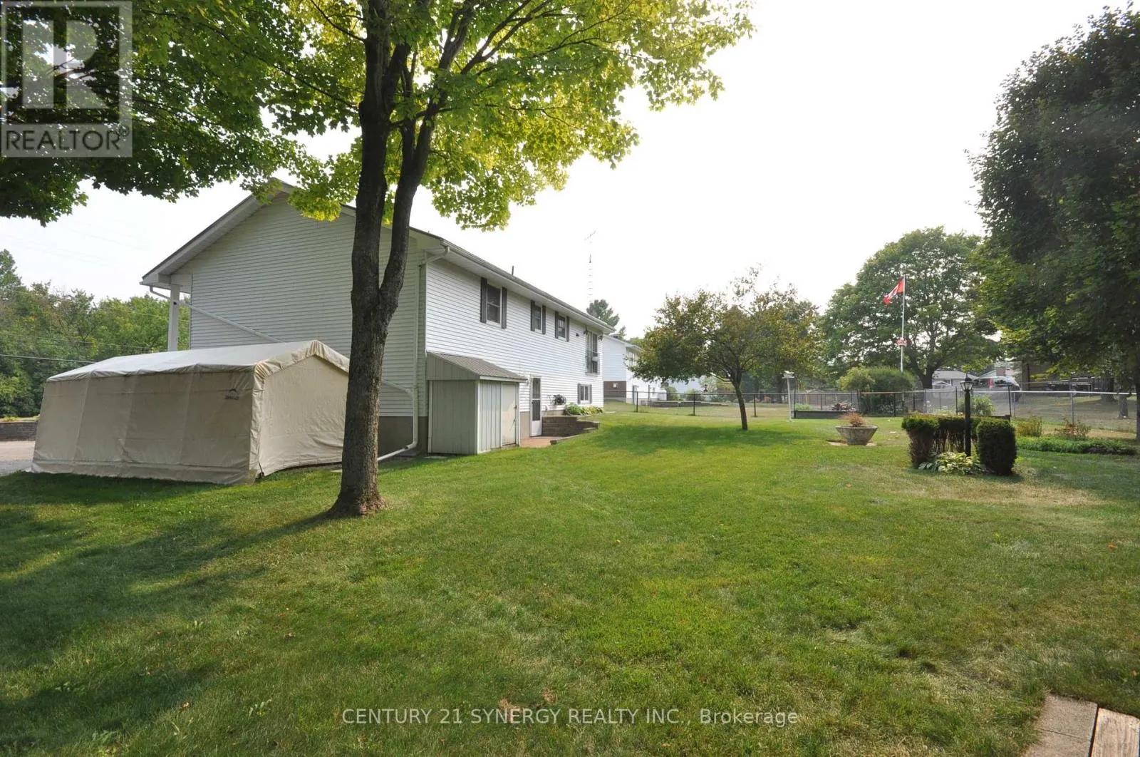 186 GOLF CLUB ROAD N