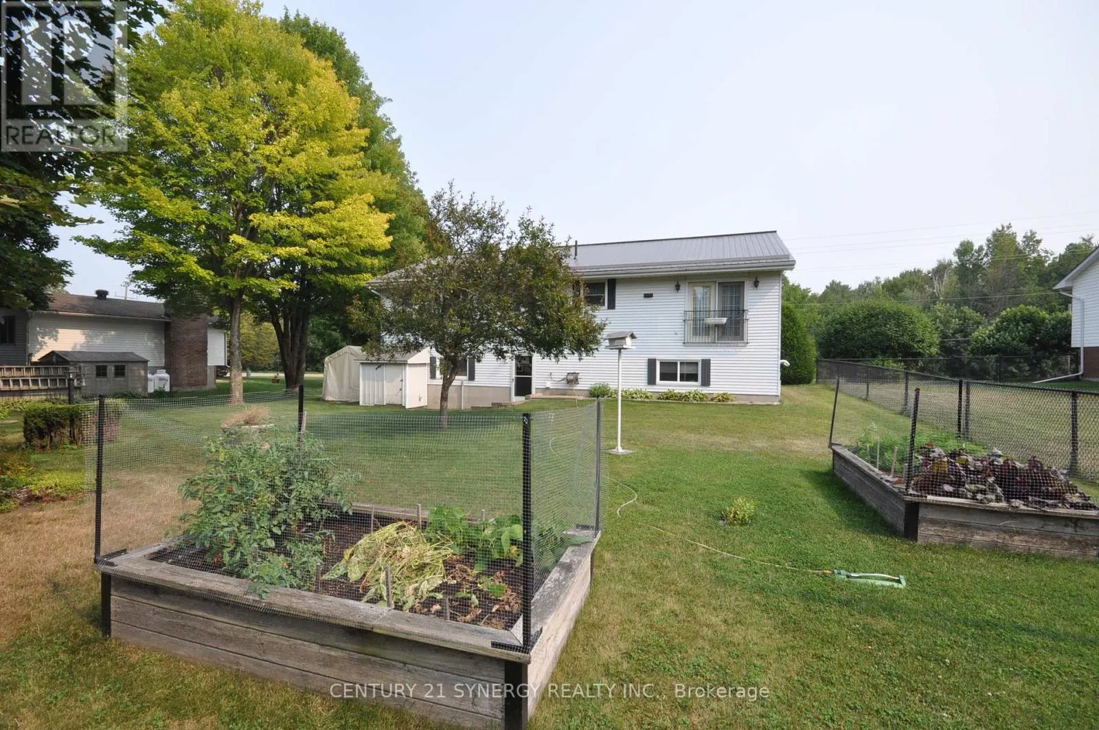 186 GOLF CLUB ROAD N