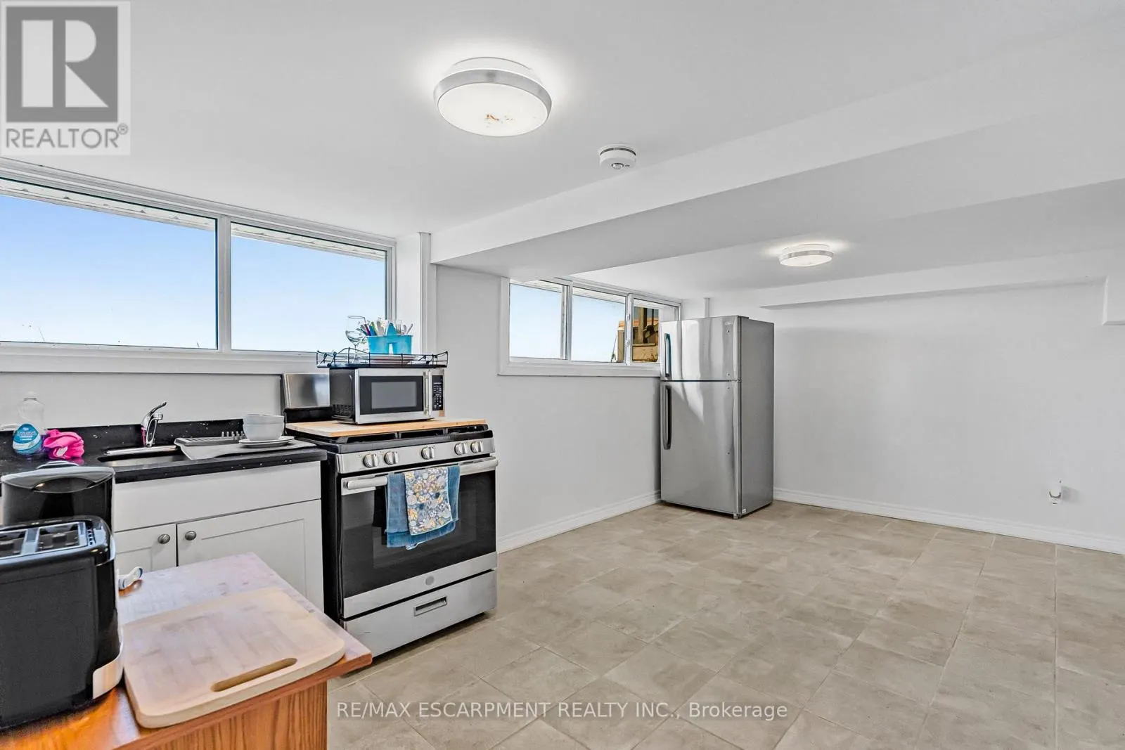 2952 NORTHSHORE DRIVE
