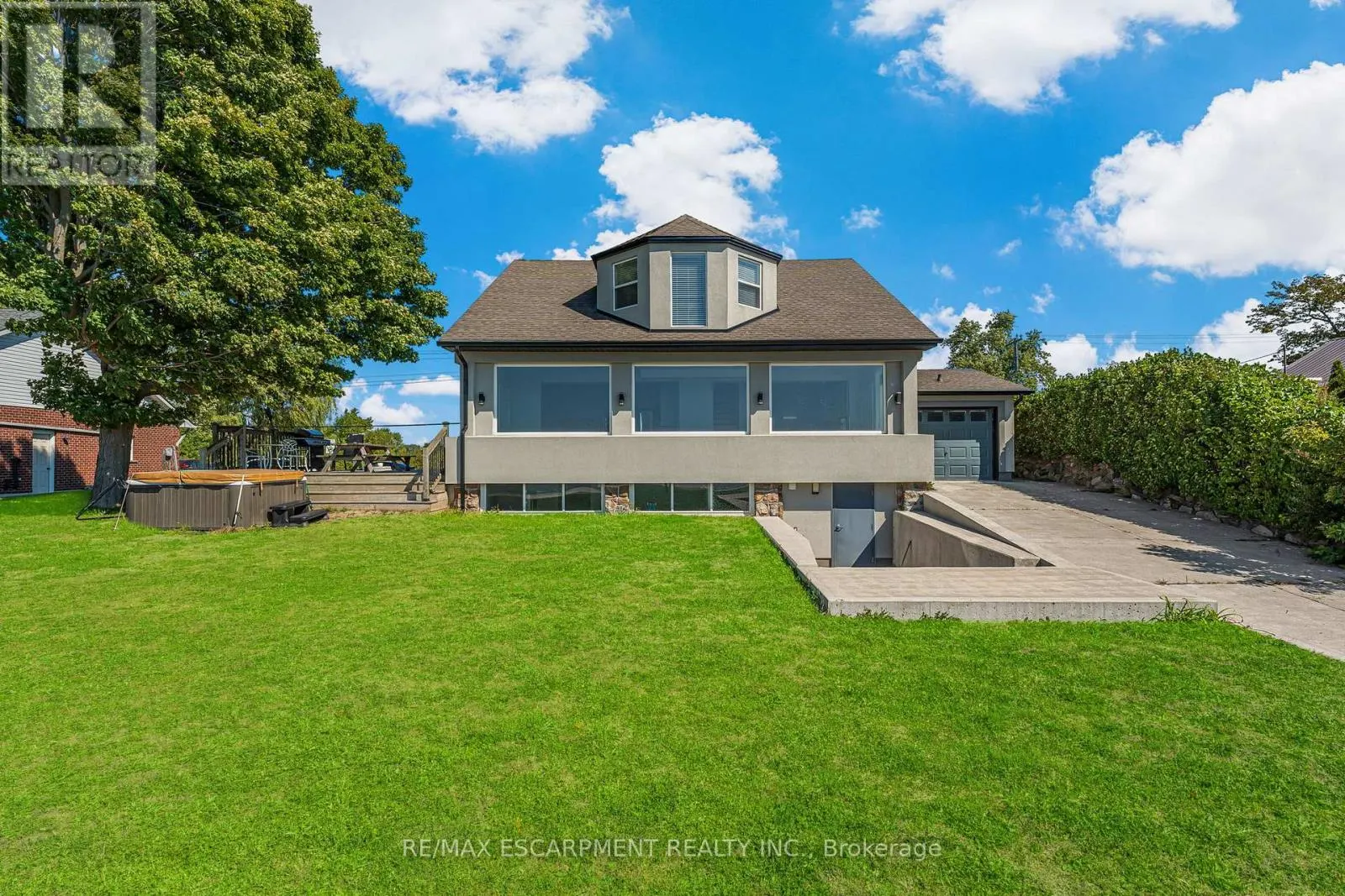 2952 NORTHSHORE DRIVE