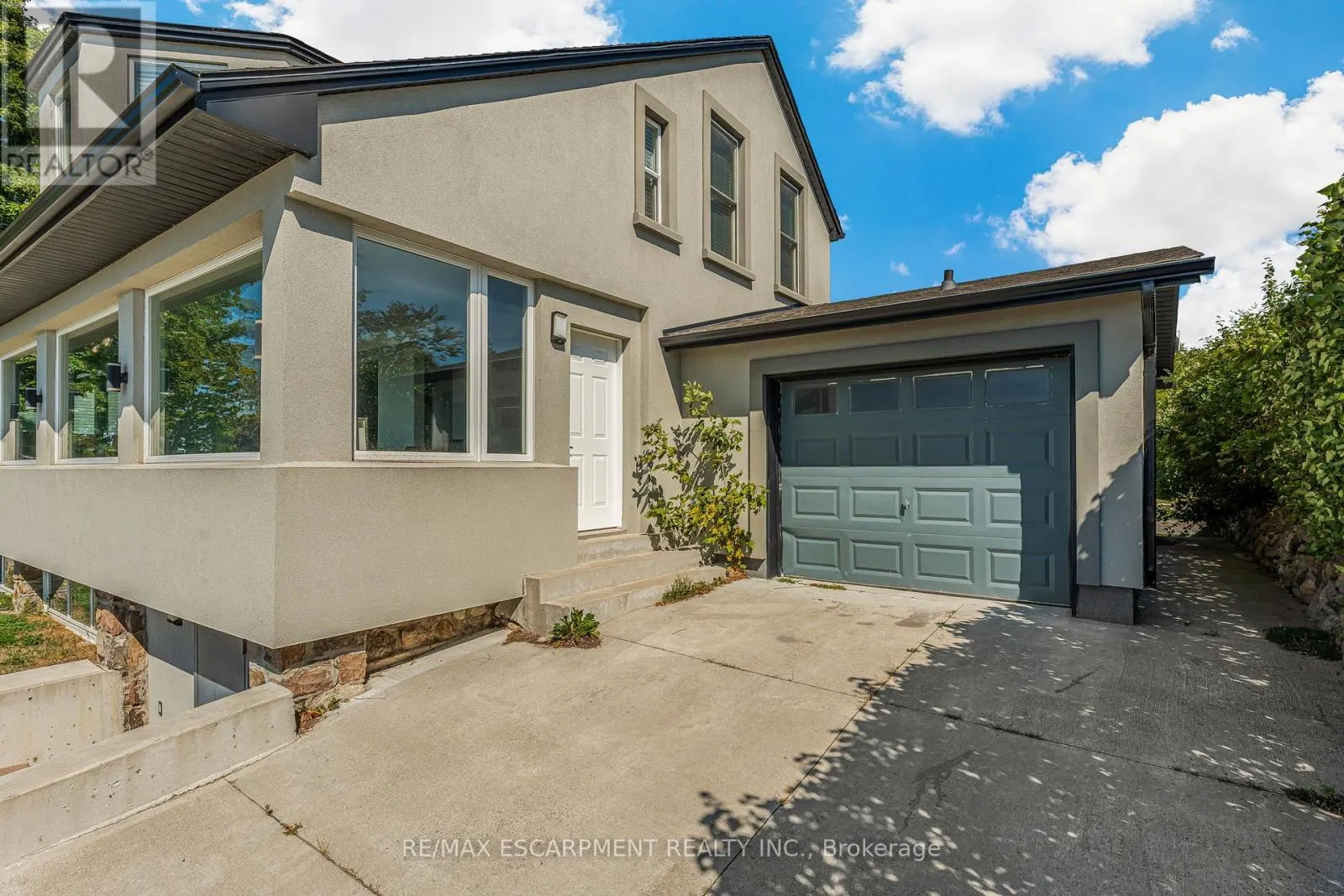 2952 NORTHSHORE DRIVE