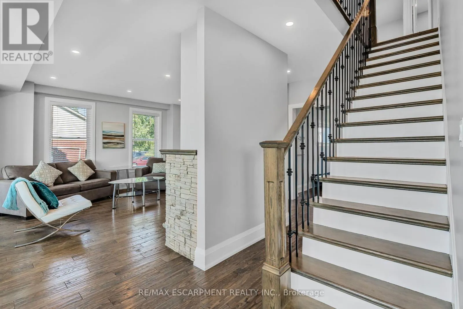 2952 NORTHSHORE DRIVE