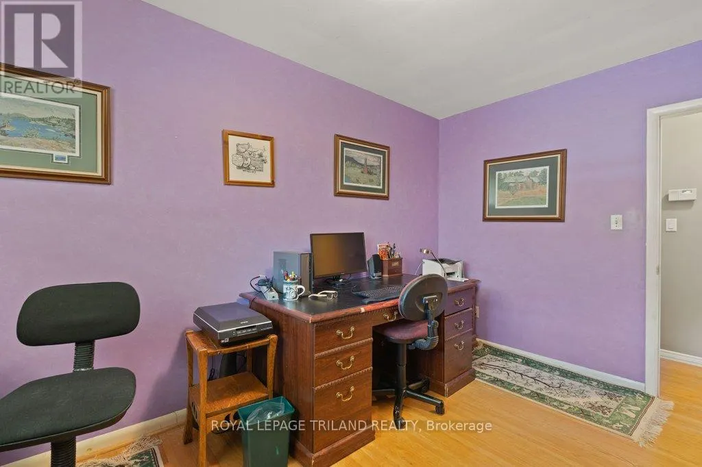 16 THOMPSON AVENUE