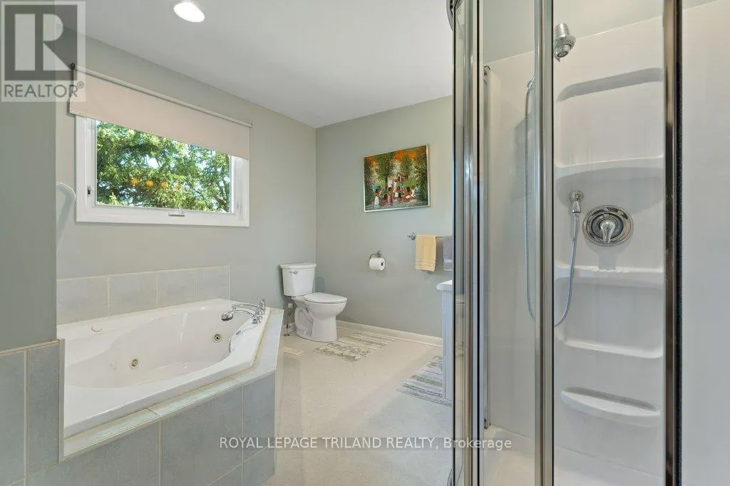 16 THOMPSON AVENUE