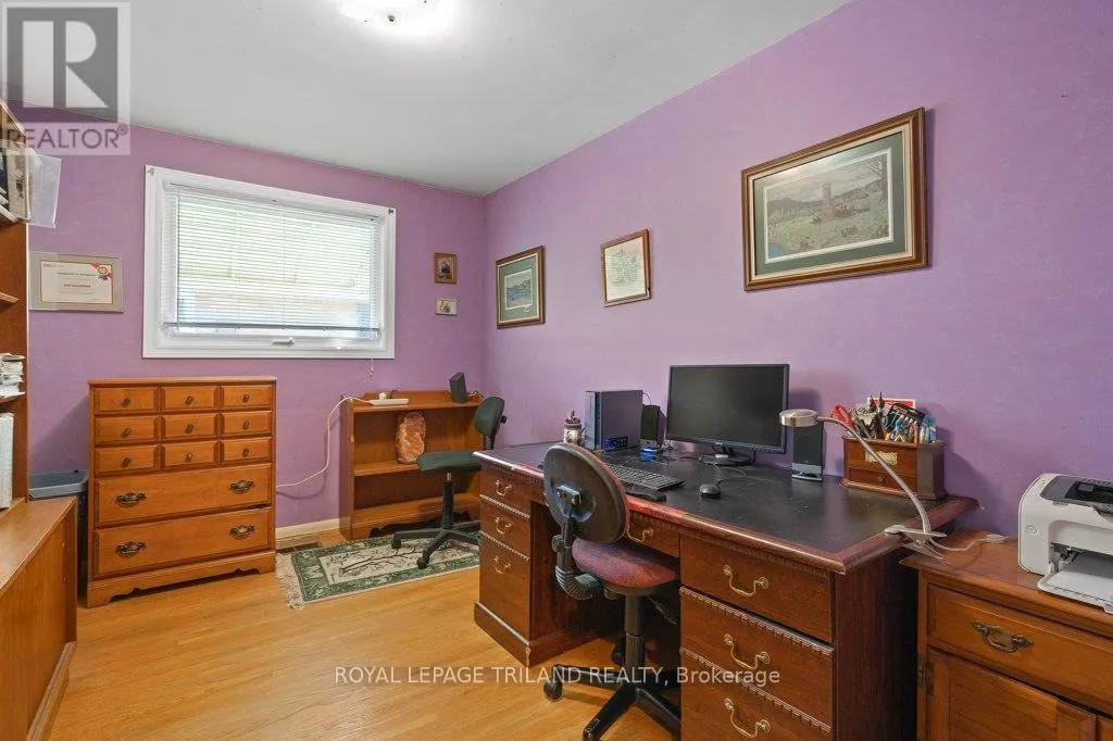 16 THOMPSON AVENUE