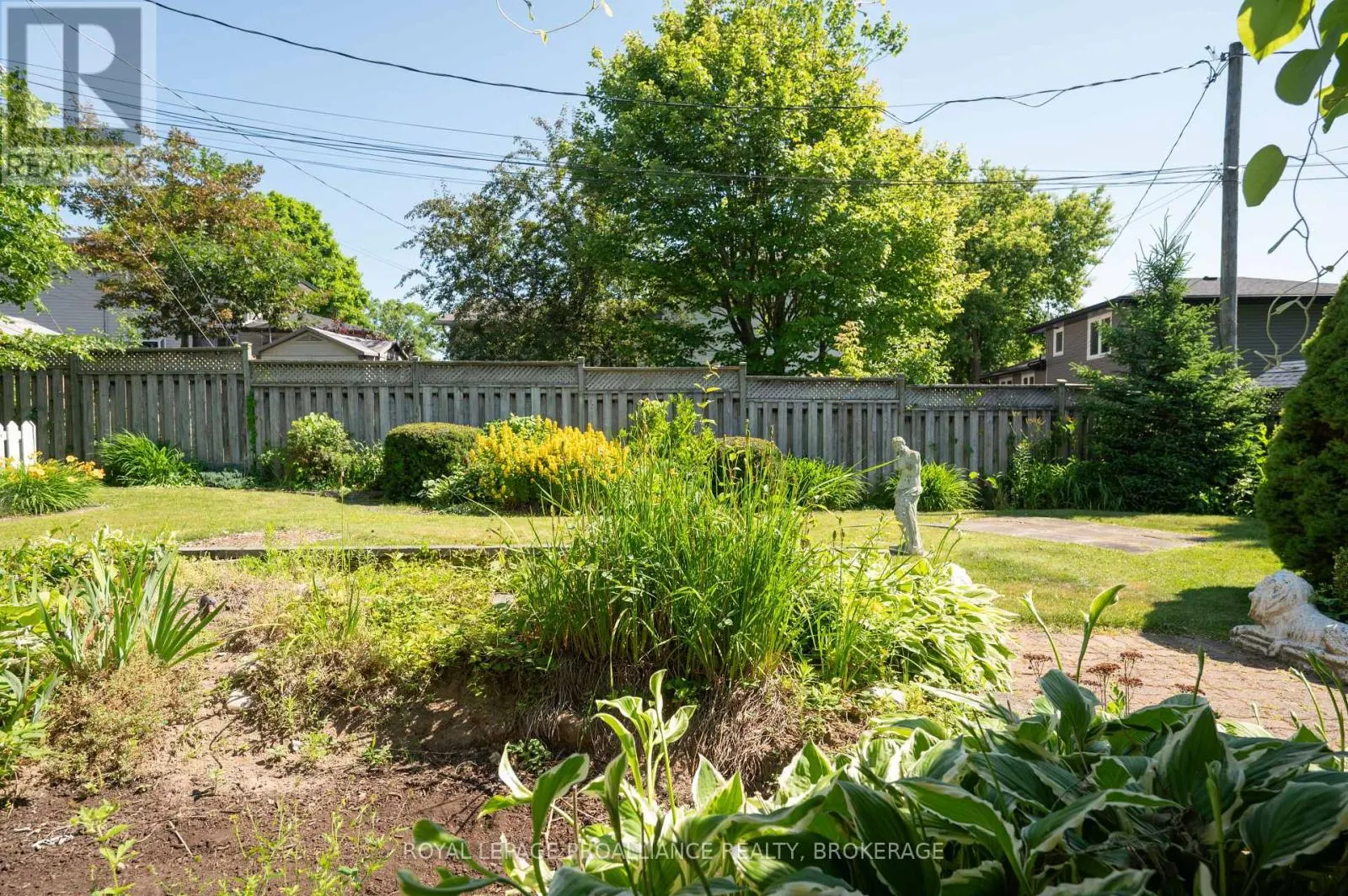 862 BERWICK PLACE