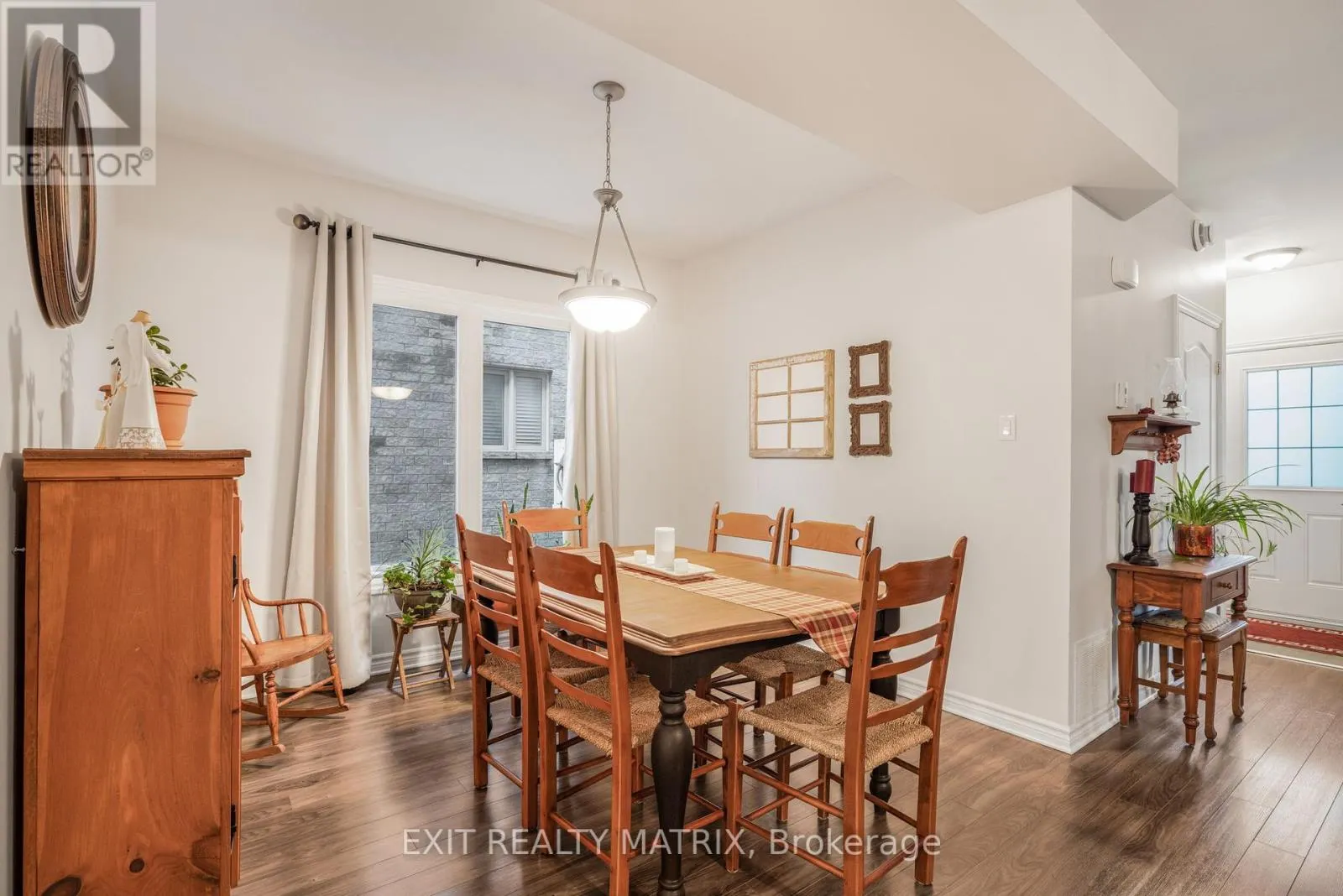 2 - 193 BOURDEAU BOULEVARD