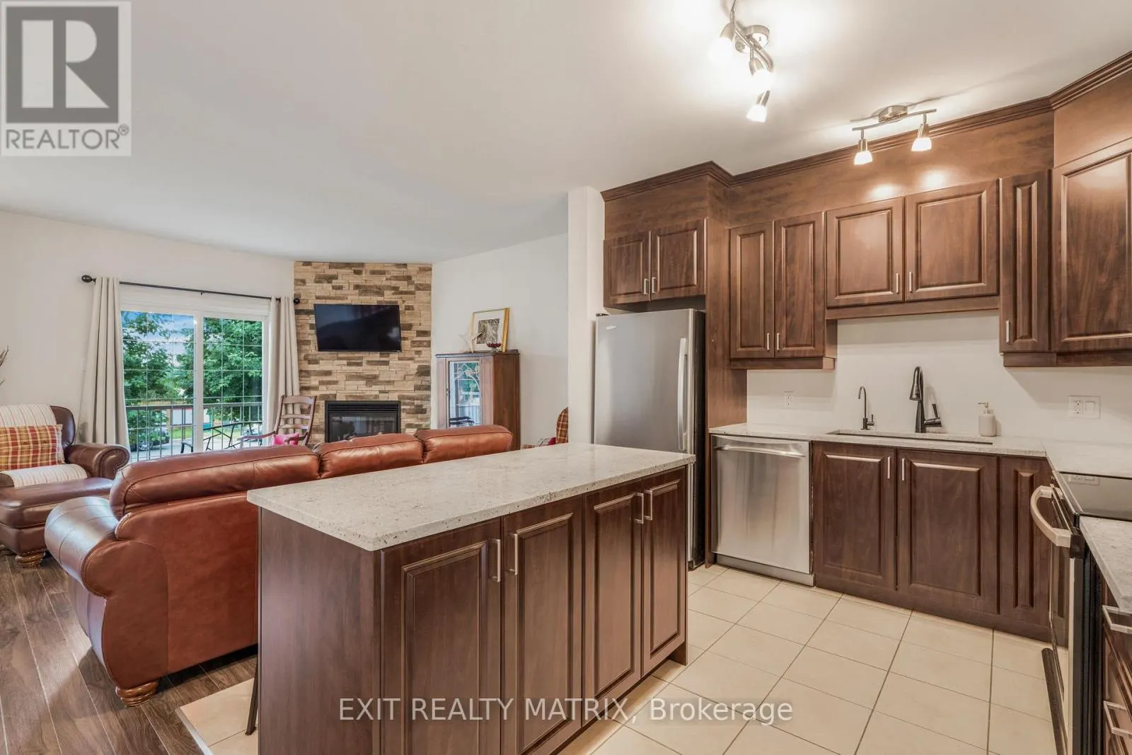 2 - 193 BOURDEAU BOULEVARD
