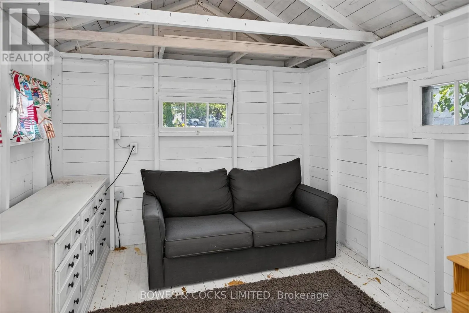 32 STURGEON GLEN ROAD