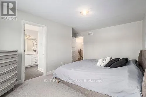401 VOYAGEUR PLACE