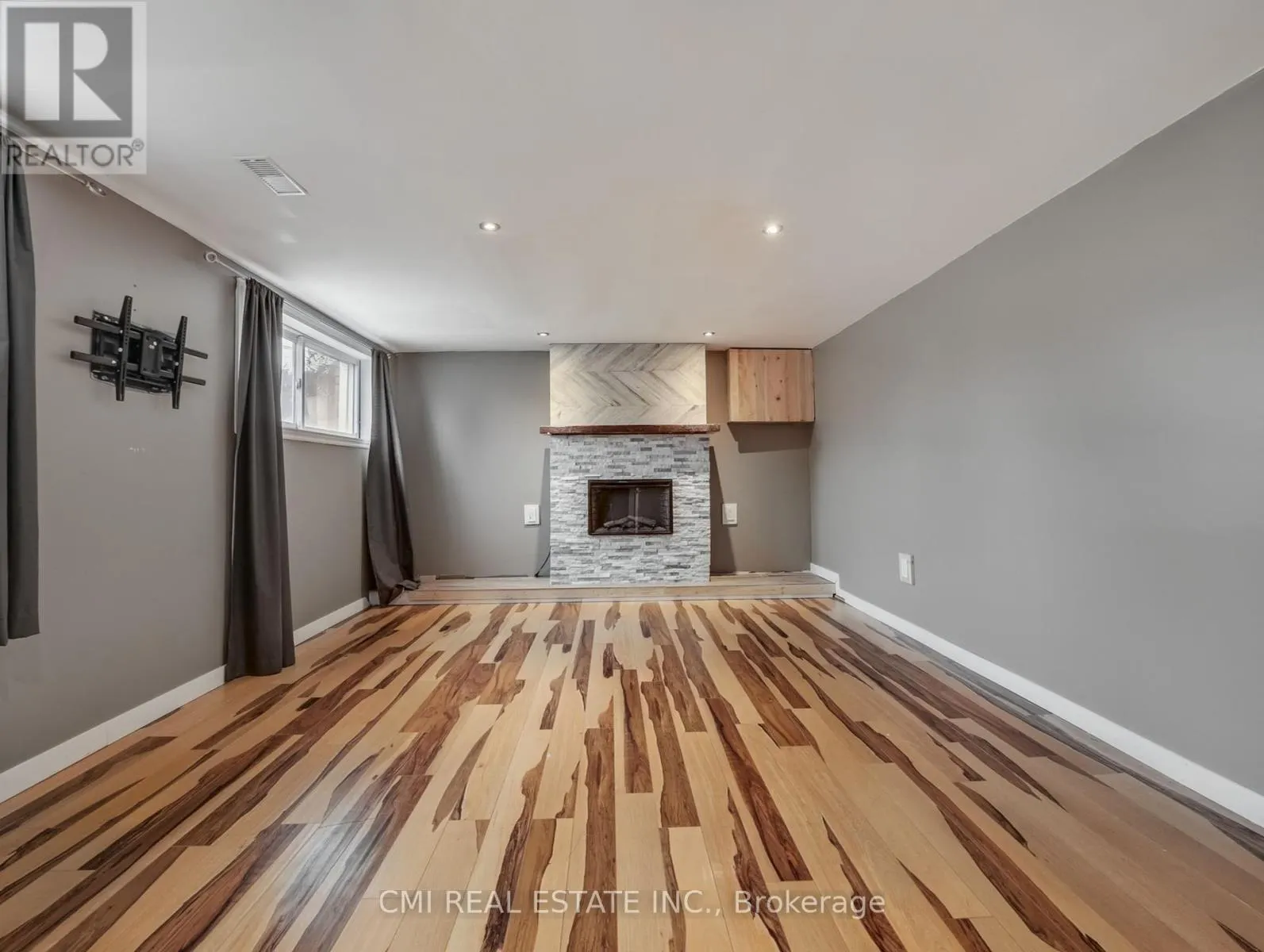 66 ROSEWOOD AVENUE