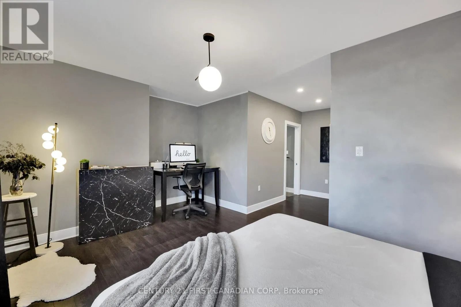 211 - 340 SUGARCREEK TRAIL, #211