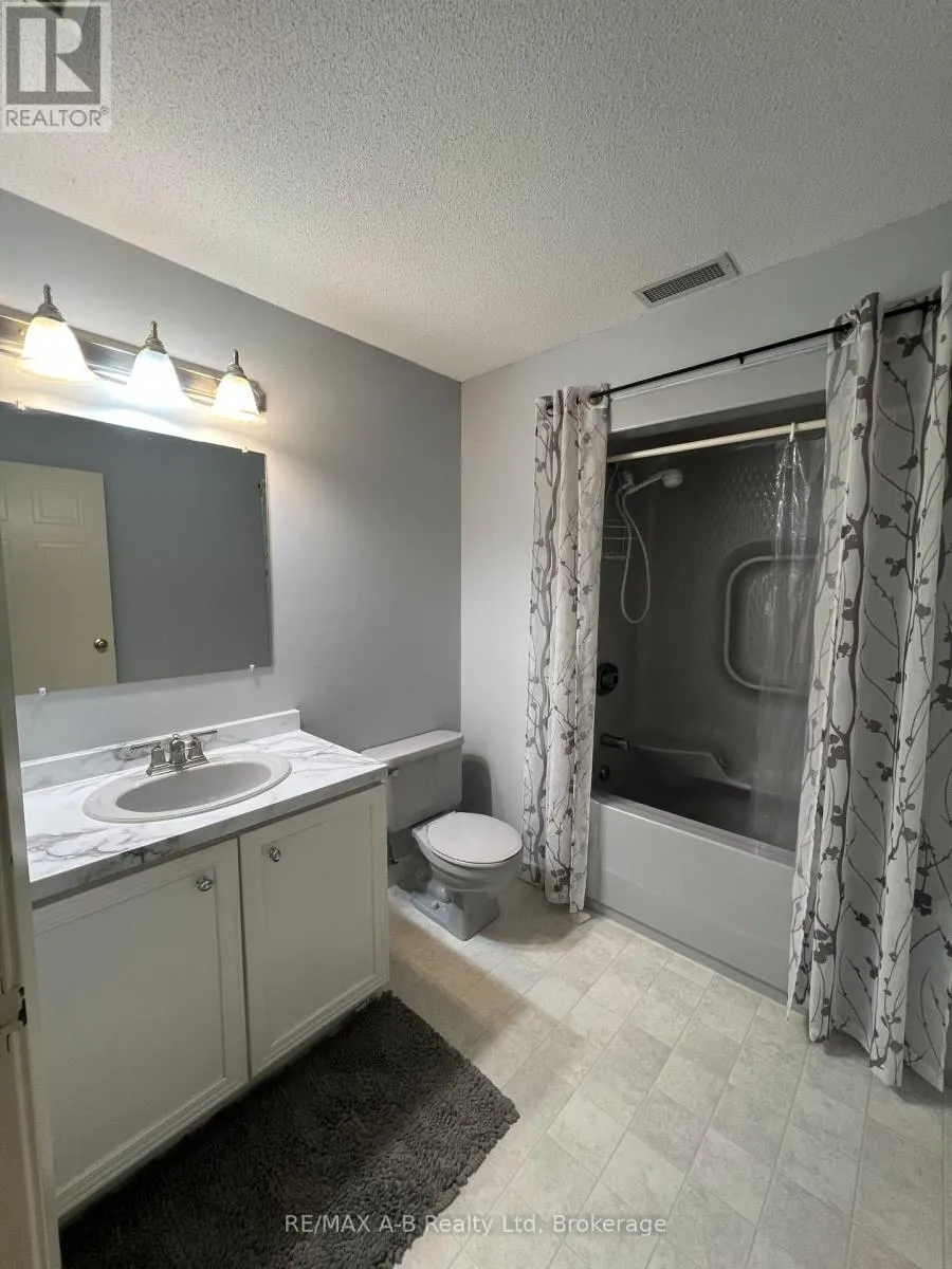 305 - 199 HOPE STREET EAST STREET E, #305
