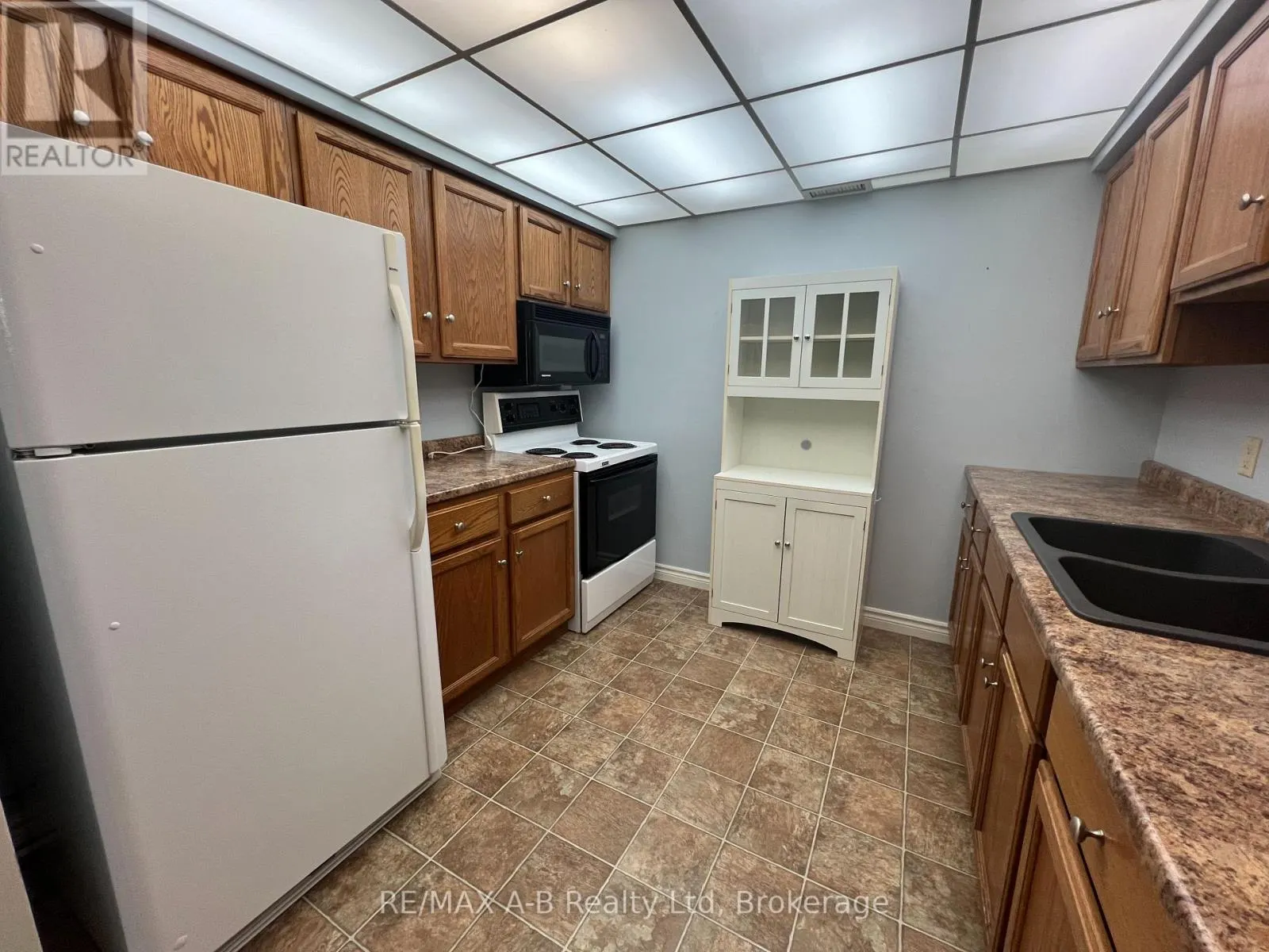 305 - 199 HOPE STREET EAST STREET E, #305