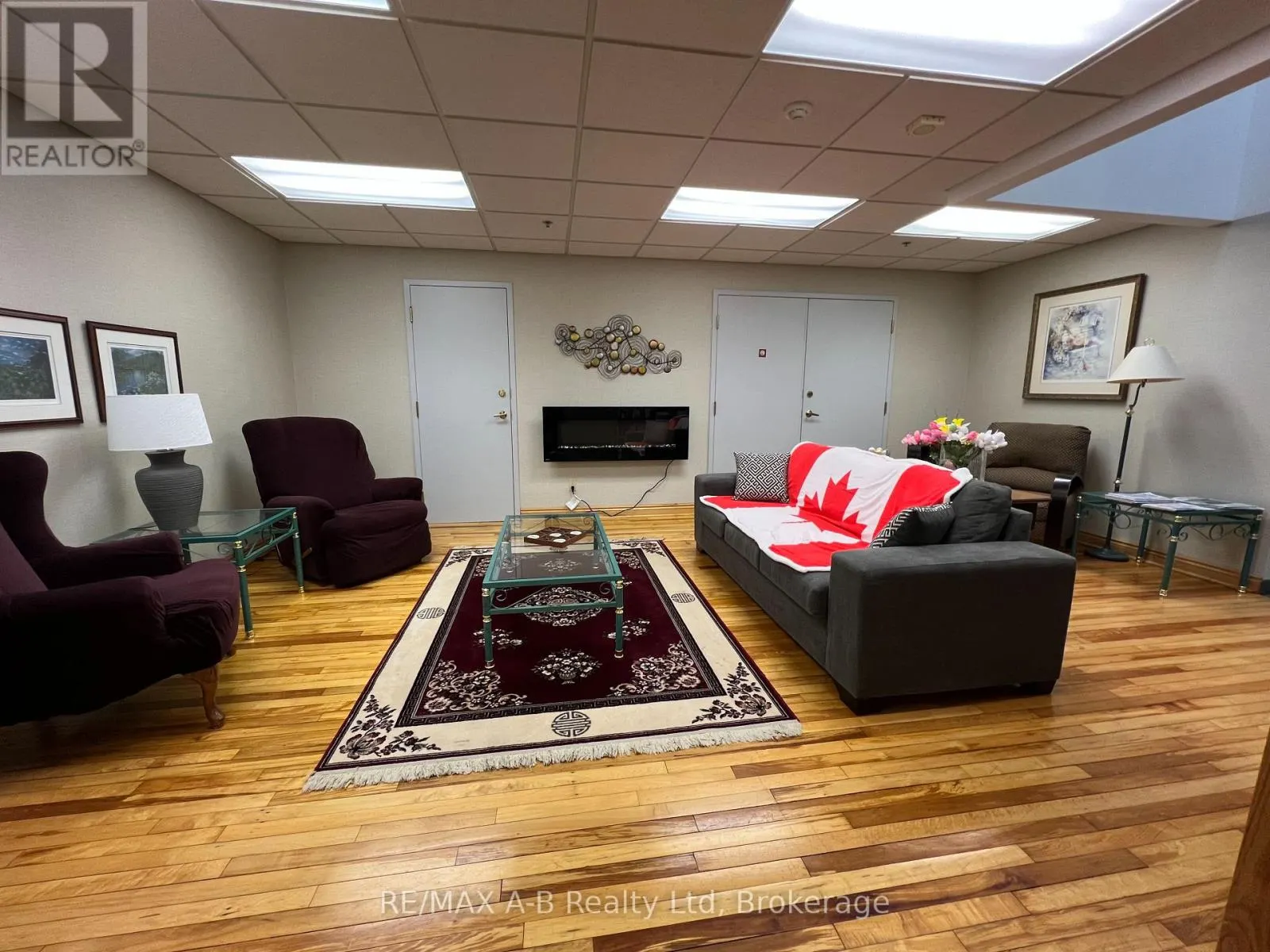 305 - 199 HOPE STREET EAST STREET E, #305