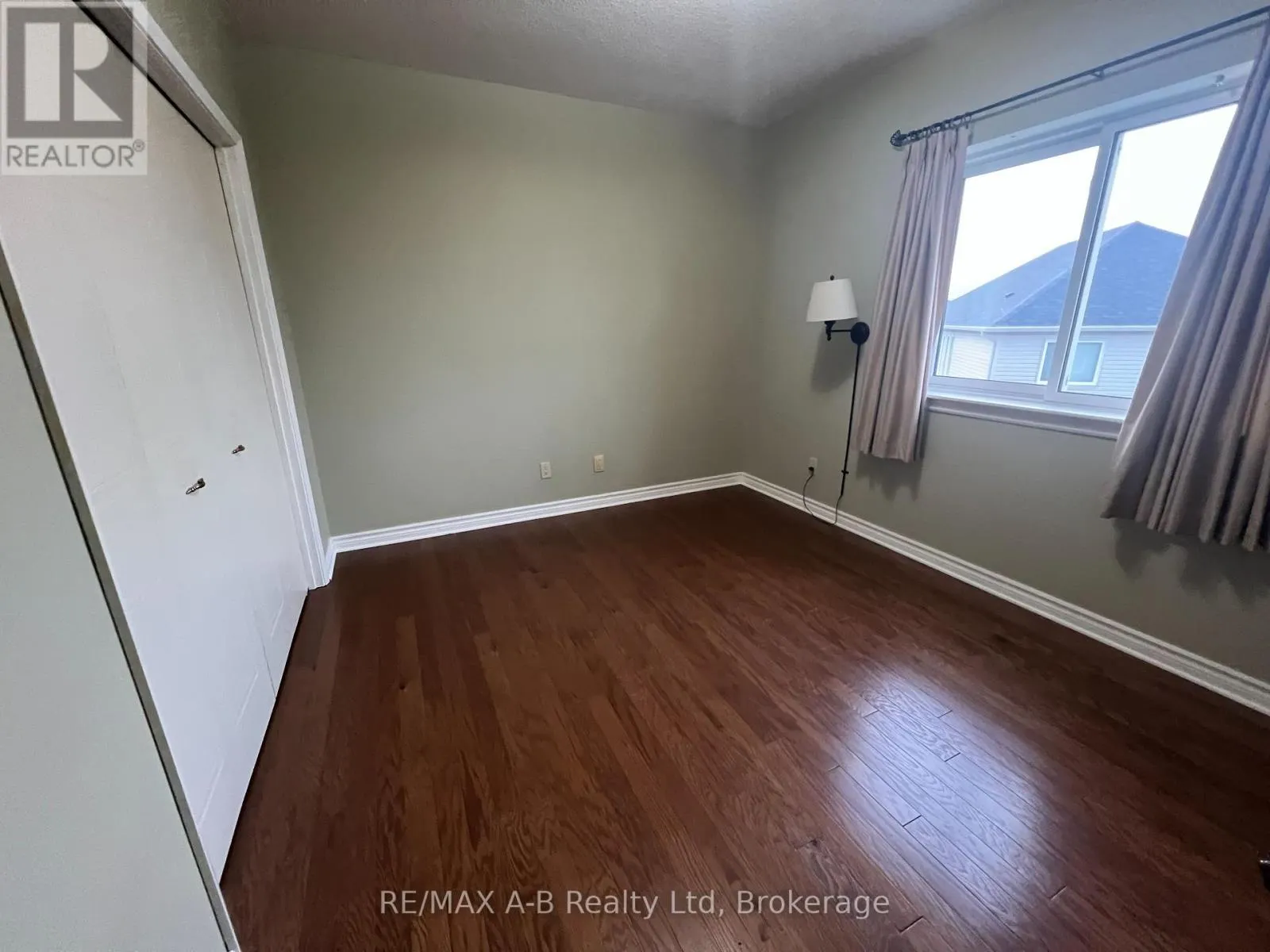 305 - 199 HOPE STREET EAST STREET E, #305