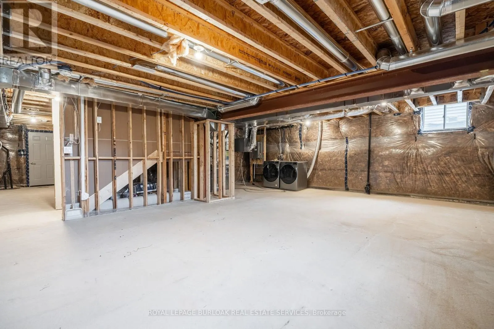 127 STARFIRE CRESCENT