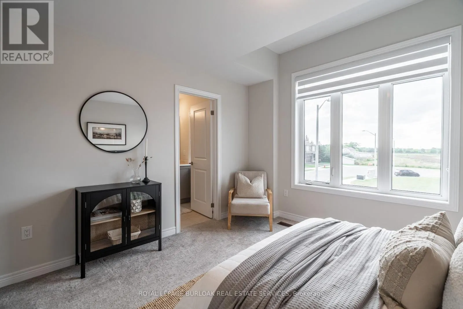 127 STARFIRE CRESCENT