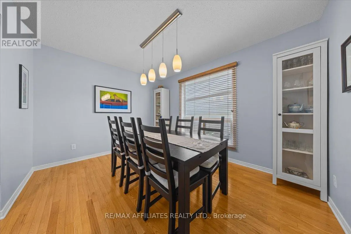 605 FALWYN CRESCENT