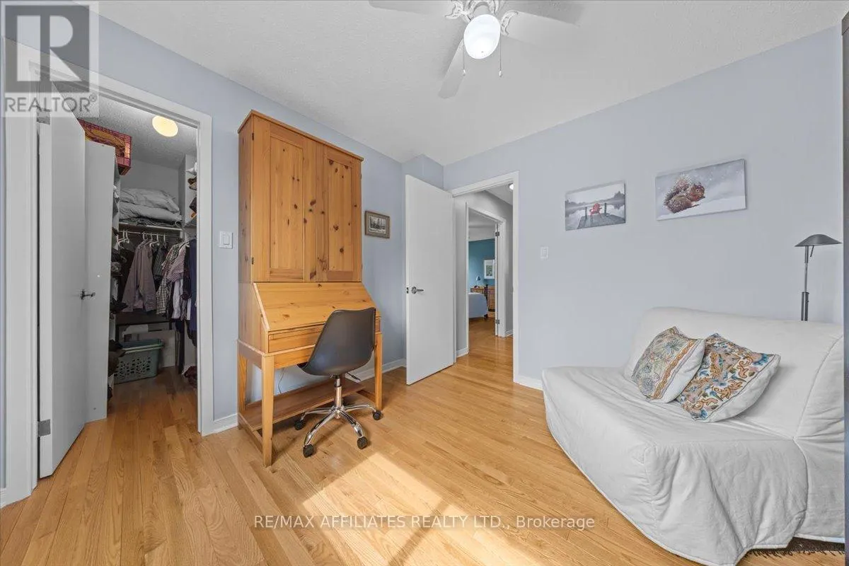 605 FALWYN CRESCENT