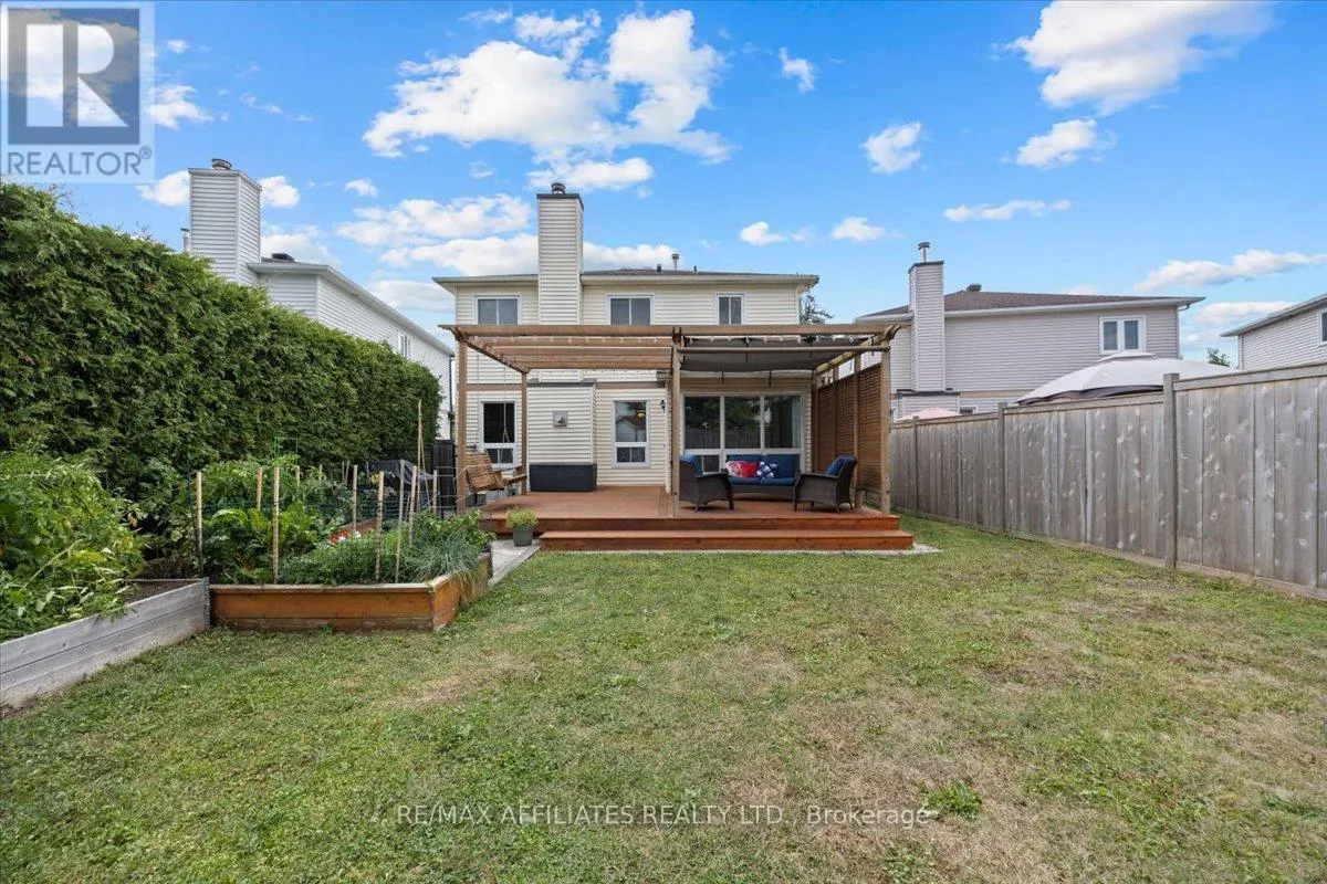 605 FALWYN CRESCENT