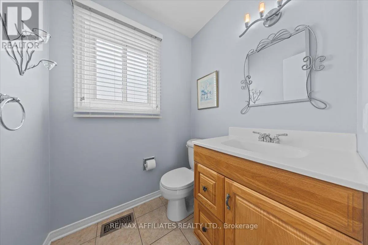 605 FALWYN CRESCENT