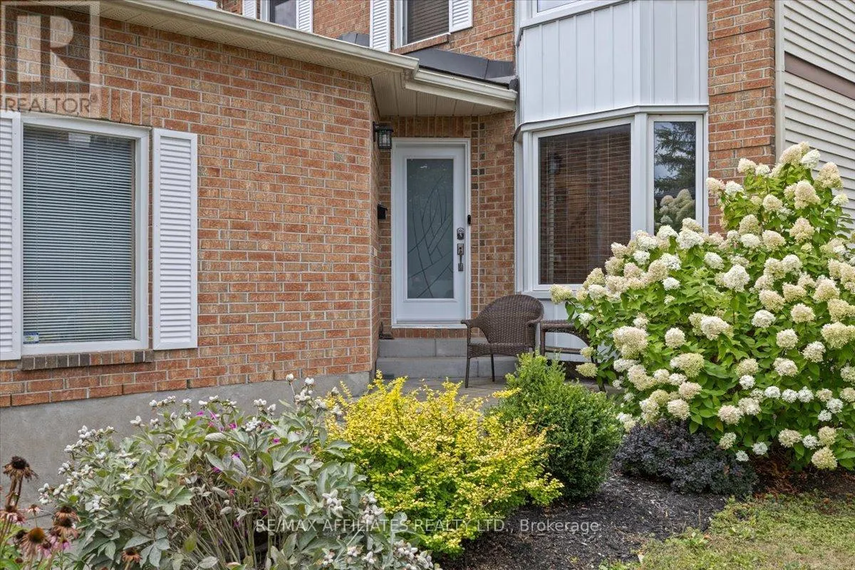 605 FALWYN CRESCENT