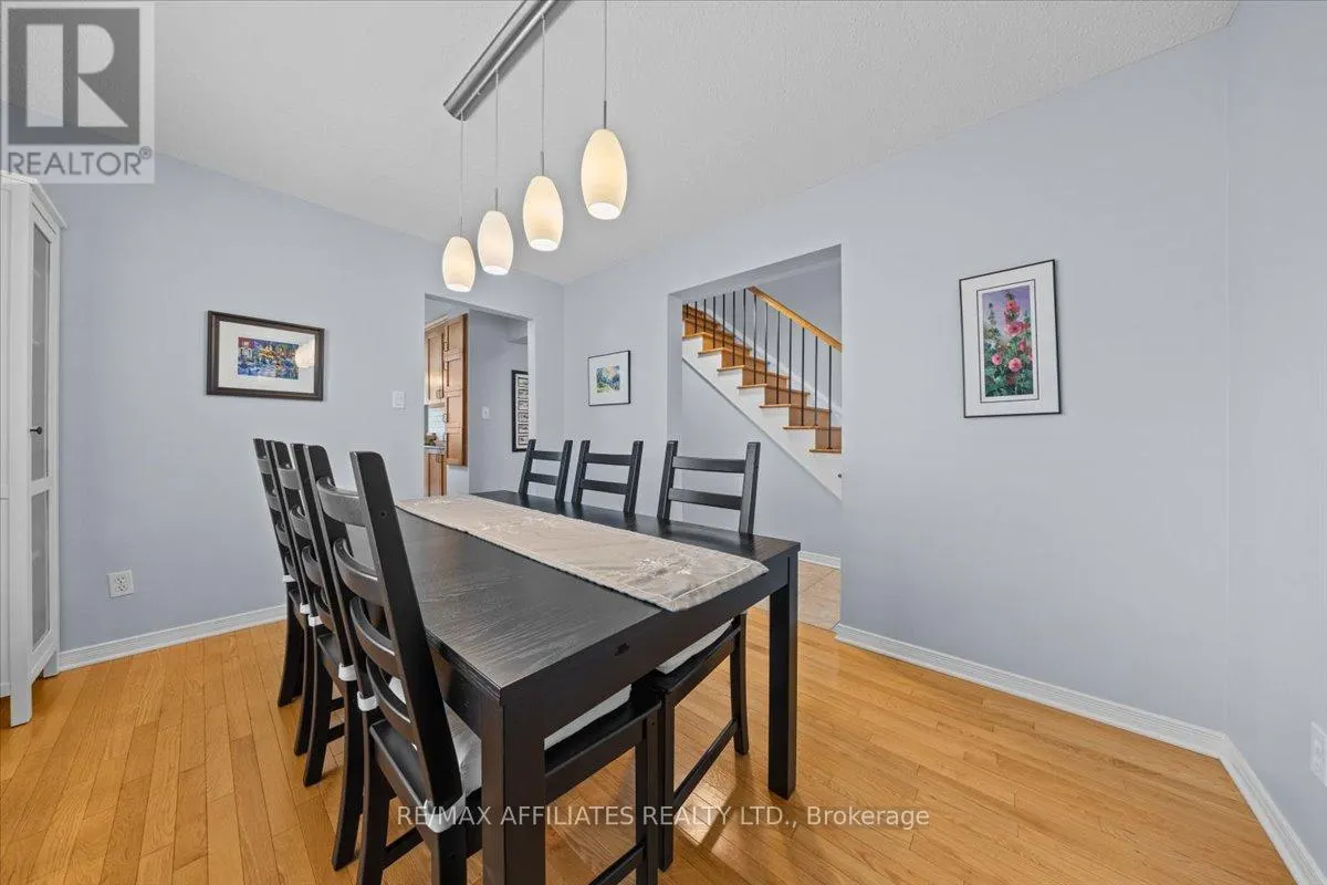 605 FALWYN CRESCENT