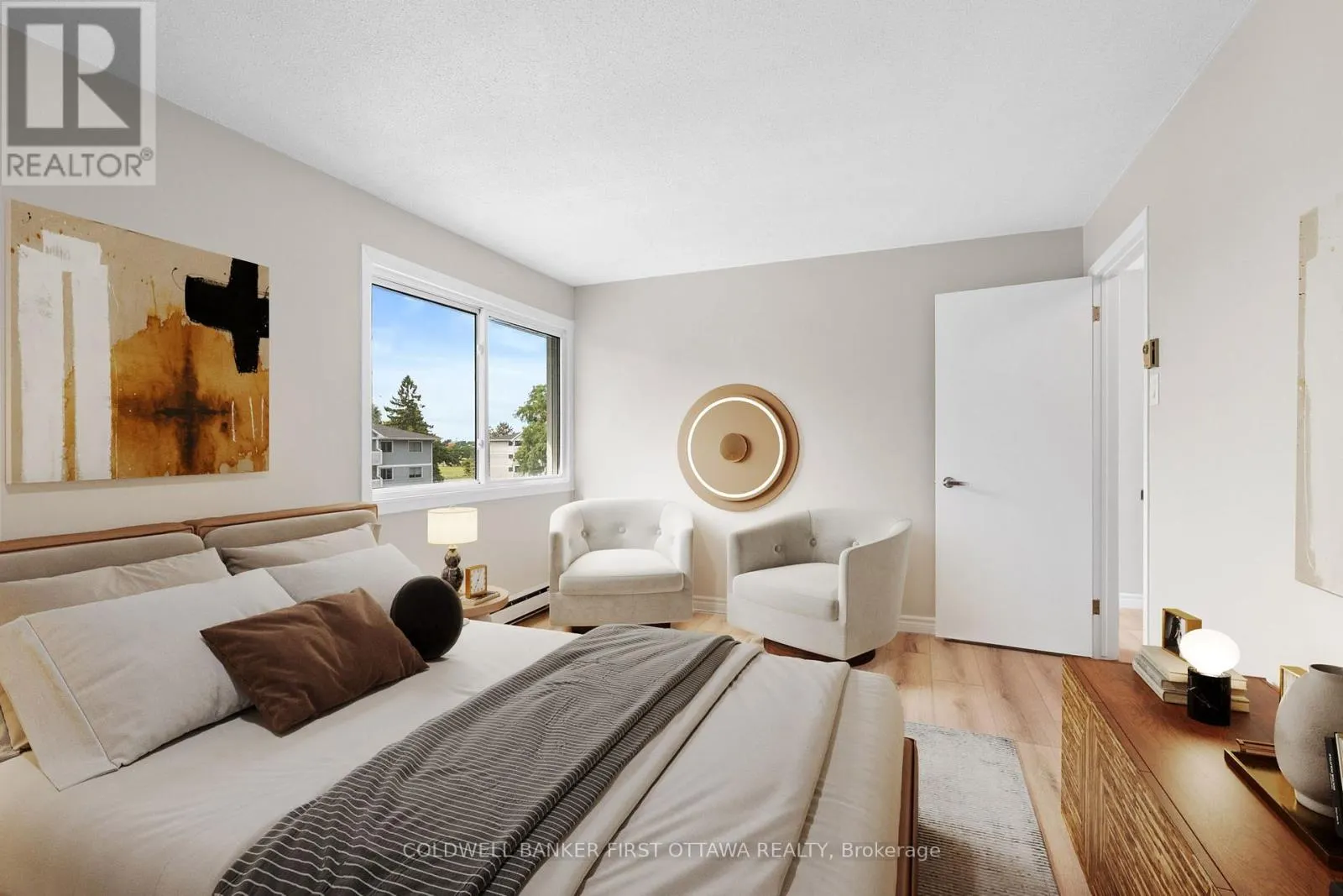400 - 216 VIEWMOUNT DRIVE
